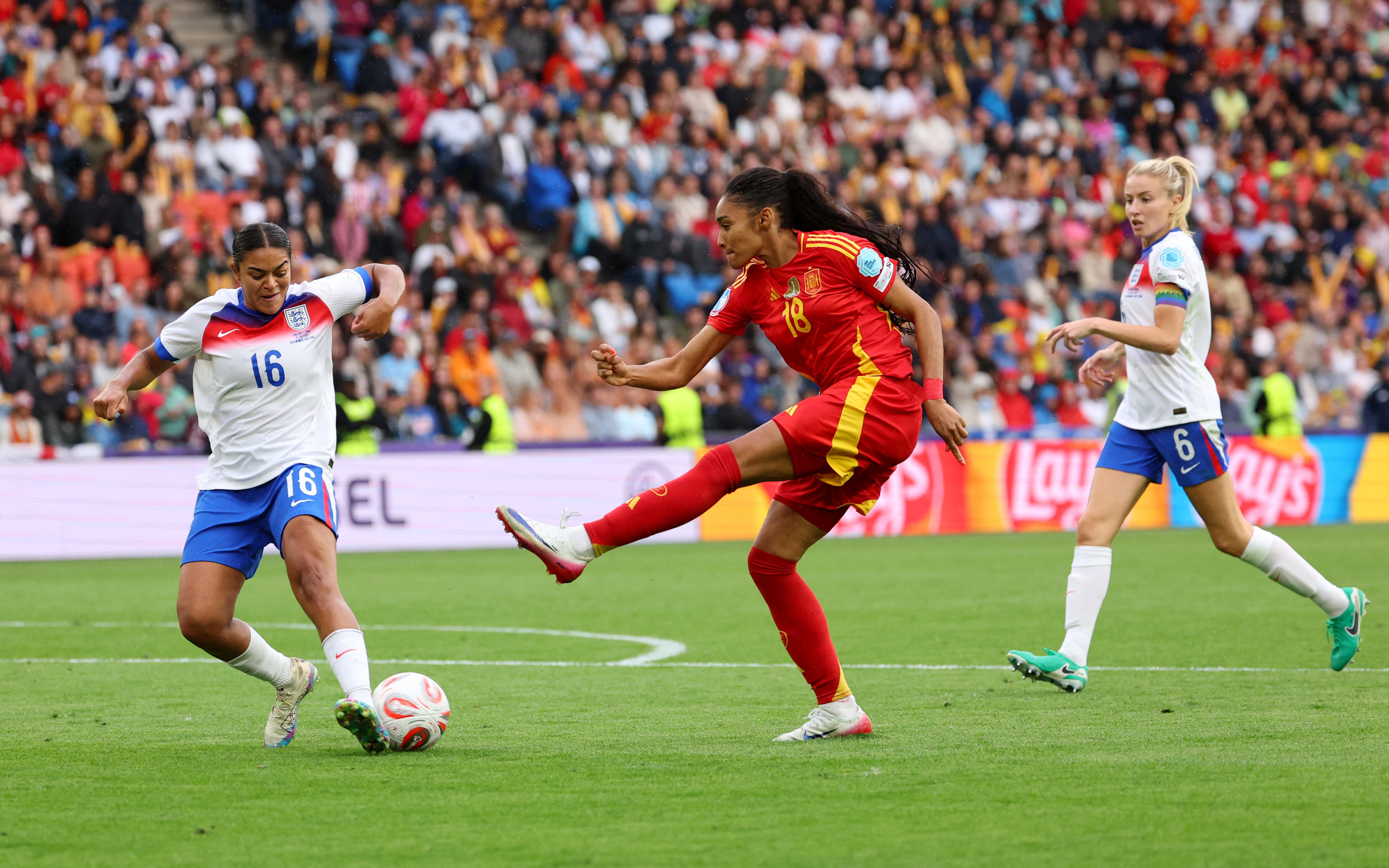 Soccer Football - UEFA Women's Euro 2025 - Final - England v Spain - St. Jakob-Park, Basel, Switzerland - July 27, 2025 Spain's Salma Paralluelo shoots at goal REUTERS/Denis Balibouse