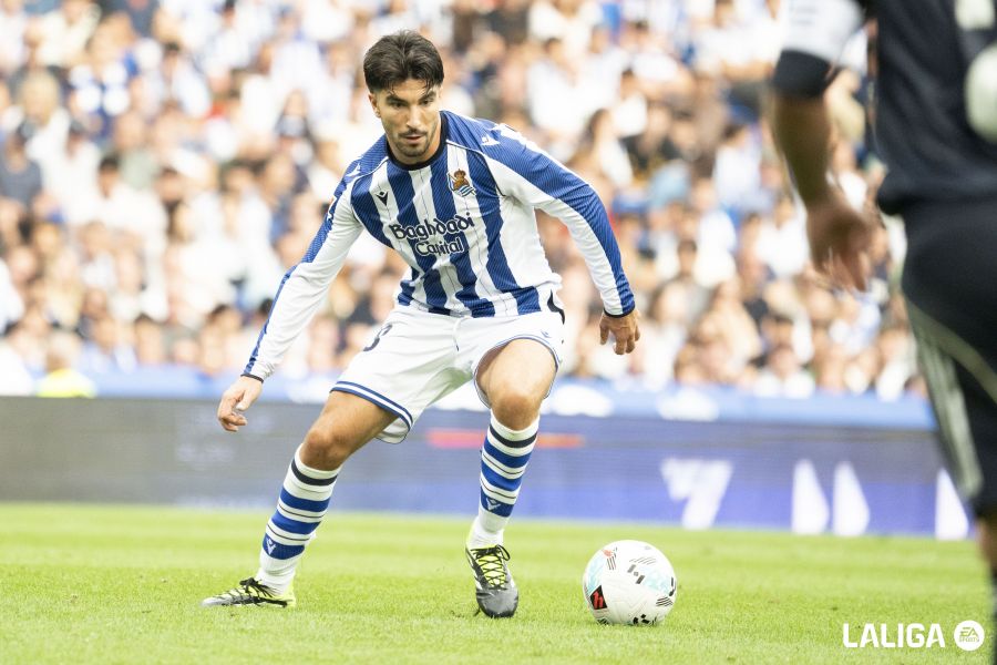 Carlos Soler debutó con la Real Sociedad contra el Real Madrid.