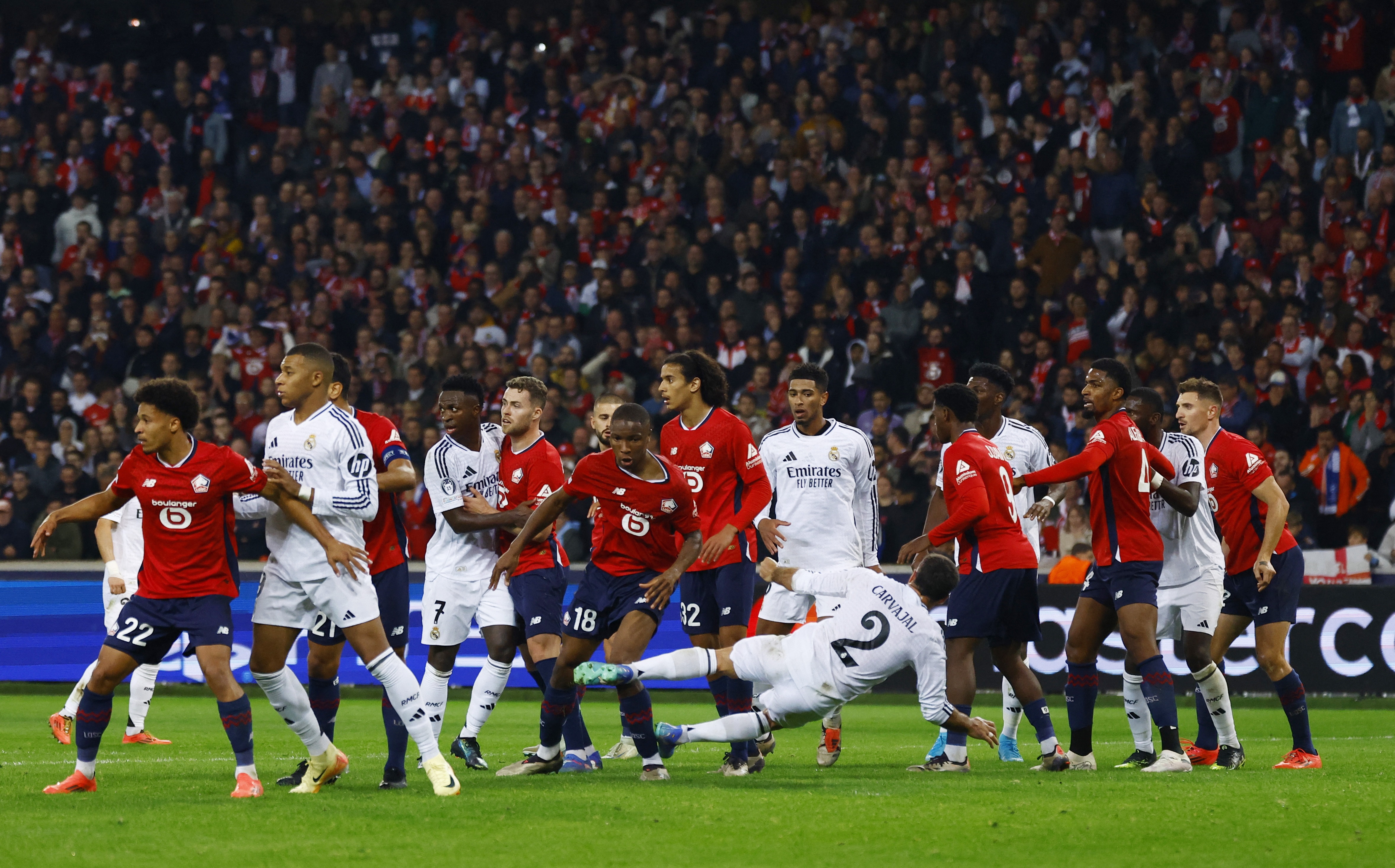 Soccer Football - Champions League - Lille v Real Madrid - Decathlon Arena Stade Pierre-Mauroy, Lille, France - October 2, 2024 General view during a set piece REUTERS/Stephanie Lecocq