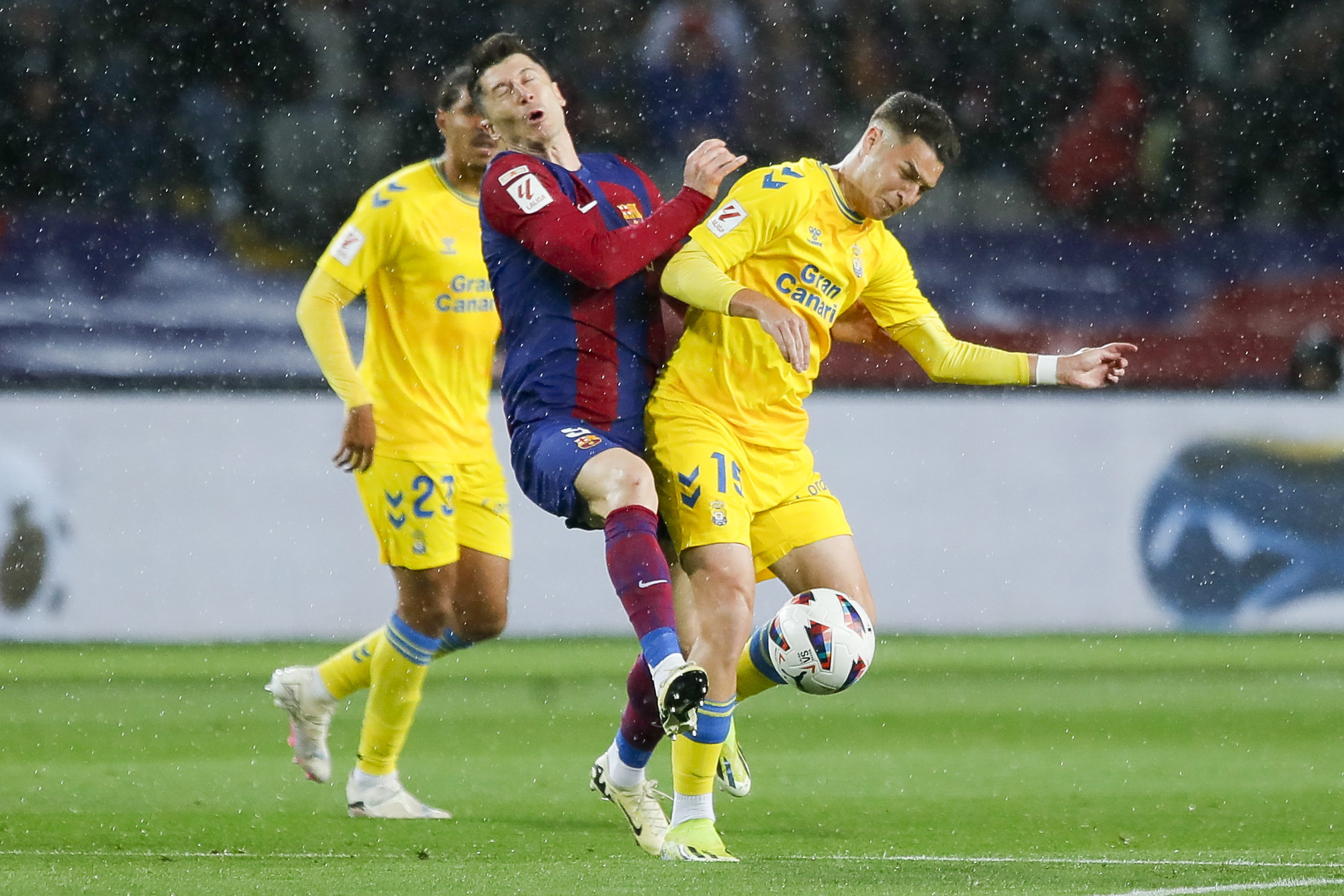 30/03/24  PARTIDO PRIMERA DIVISION 
BARCELONA - LAS PALMAS 
ROBERT LEWANDOWSKI MIKA MARMOL