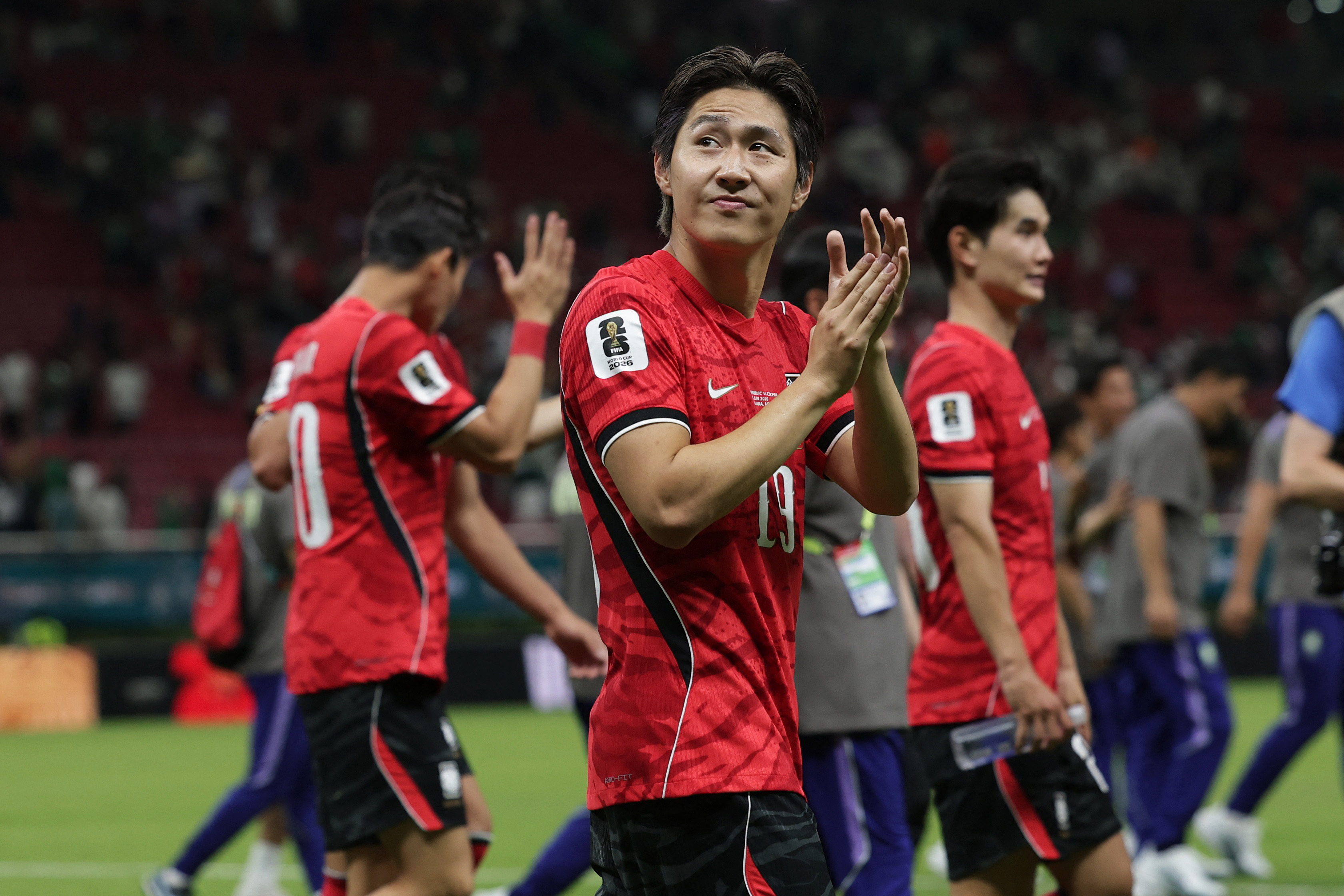 Soccer Football - FIFA World Cup 2026 - Group A - South Korea v Czech Republic - Estadio Guadalajara, Guadalajara, Mexico - June 11, 2026 South Korea's Lee Kang-in and teammates applaud fans after the match REUTERS/Amanda Perobelli
