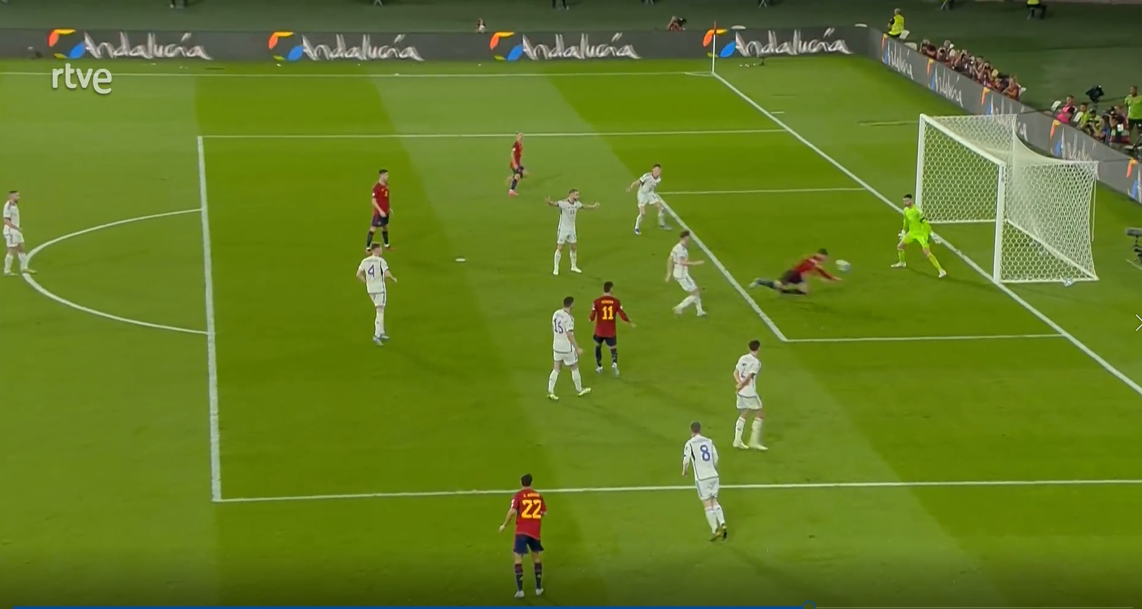 Ahora mismo, el ‘9′ de España, Europa y el mundo: el golazo de Morata tirándose como un avión