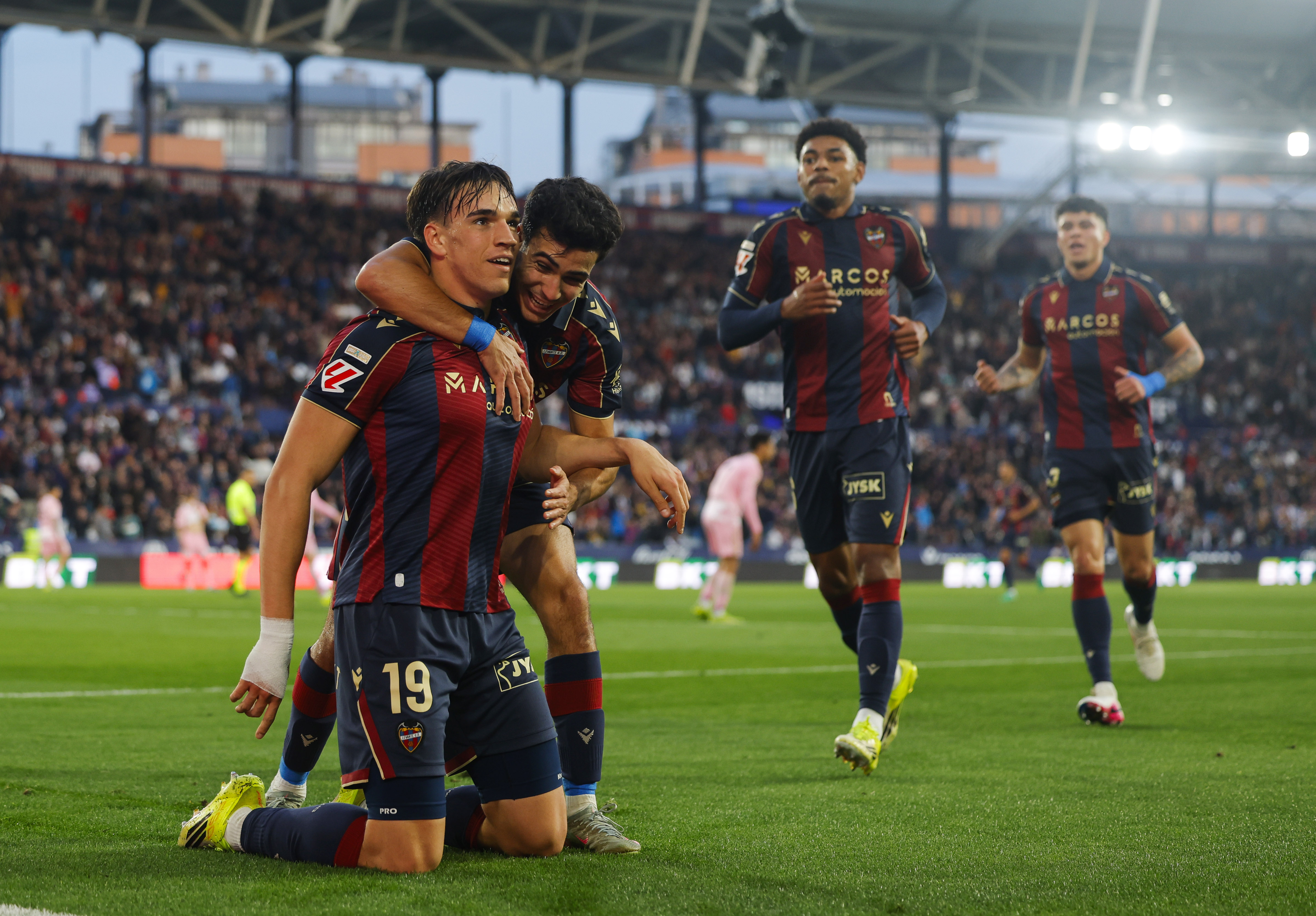 Villarreal 5 - 1 Levante: resumen, goles y resultado de LaLiga EA ...