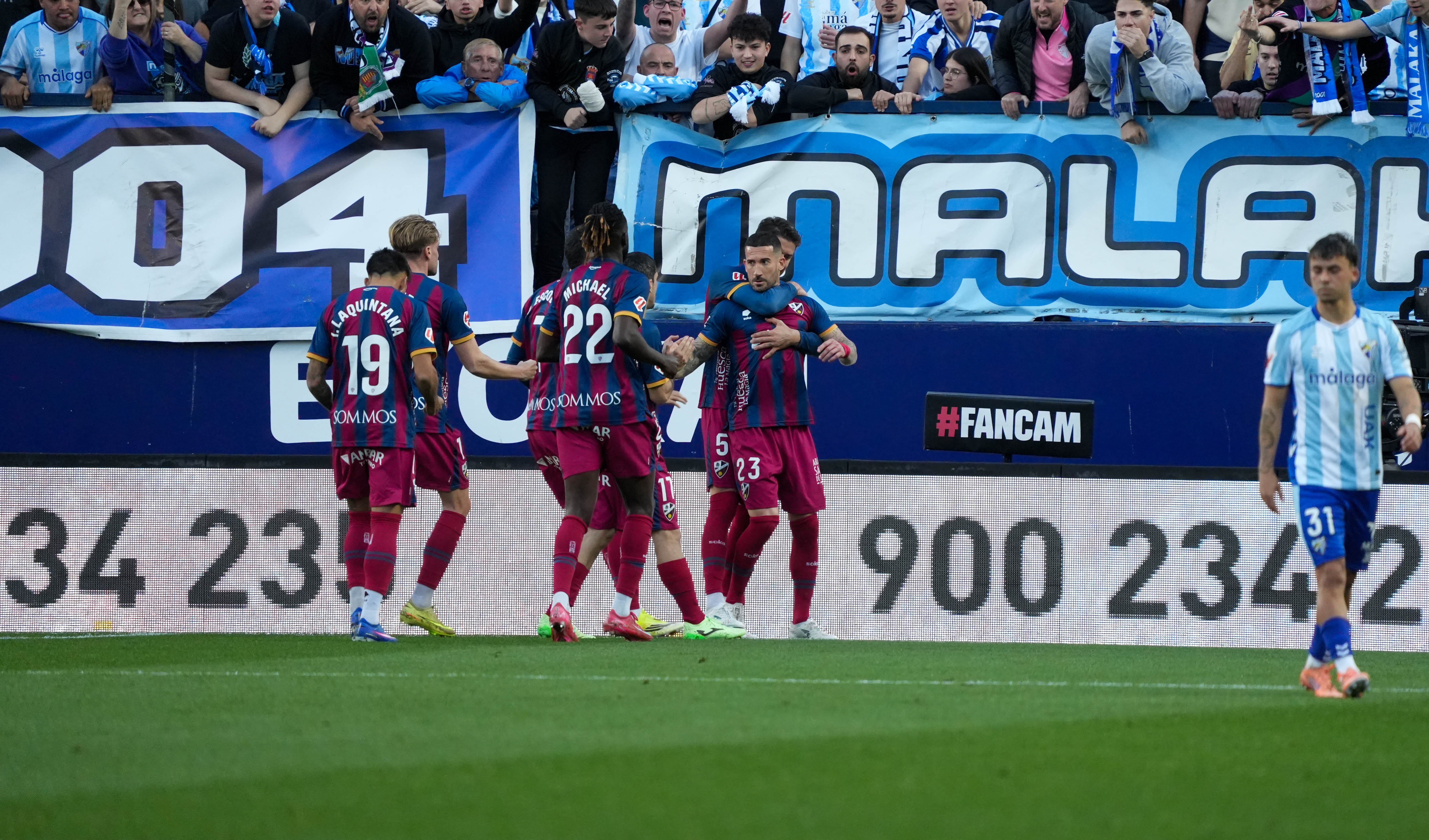 Málaga CF - S.D. Huesca. Gol de Sielva.