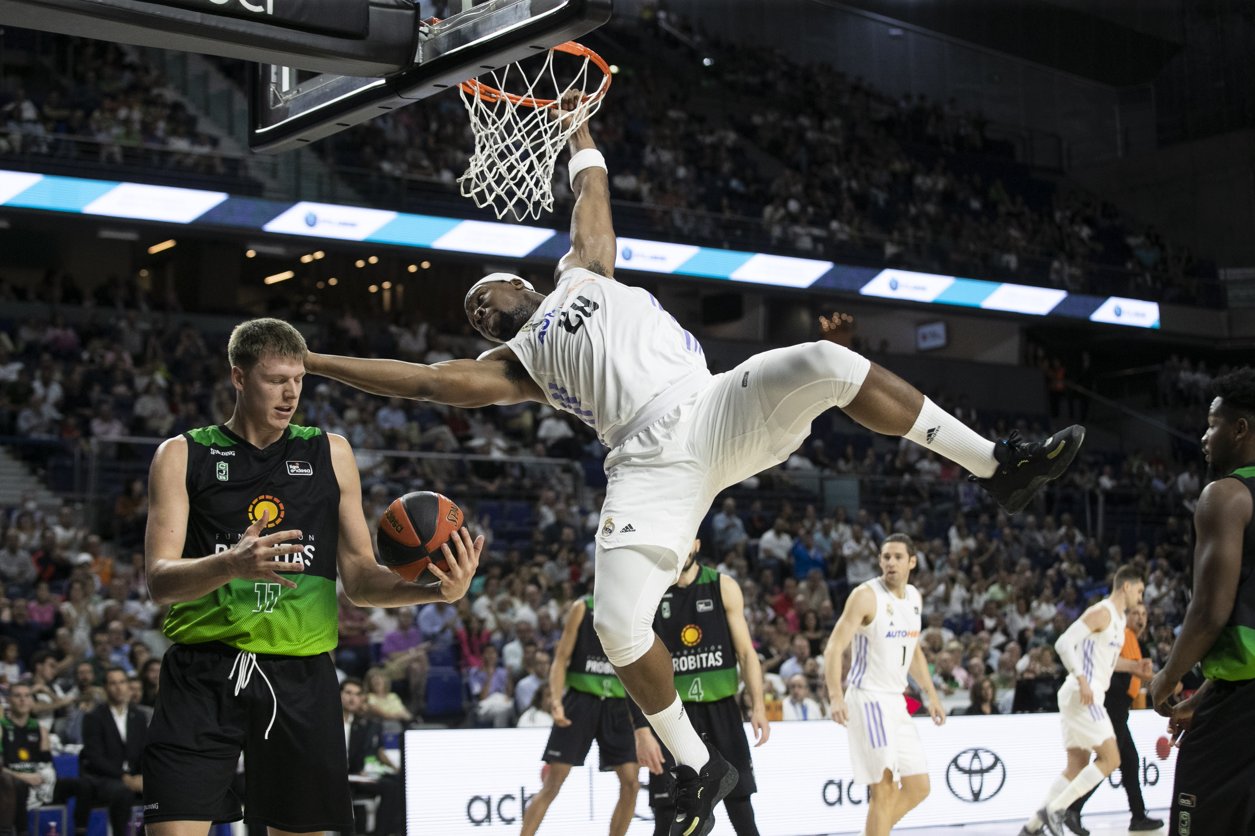 El Madrid despega a tiempo