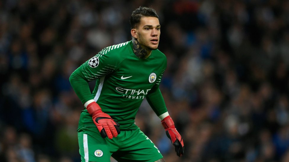Muchos criticaron el fichaje del Manchester City por Ederson al ser un portero poco conocido, además por una cantidad muy alta. No obstante, el brasileño ha demostrado tener la capacidad para defender la portería de uno de los mejores equipos del mundo; llegó proveniente del Benfica.