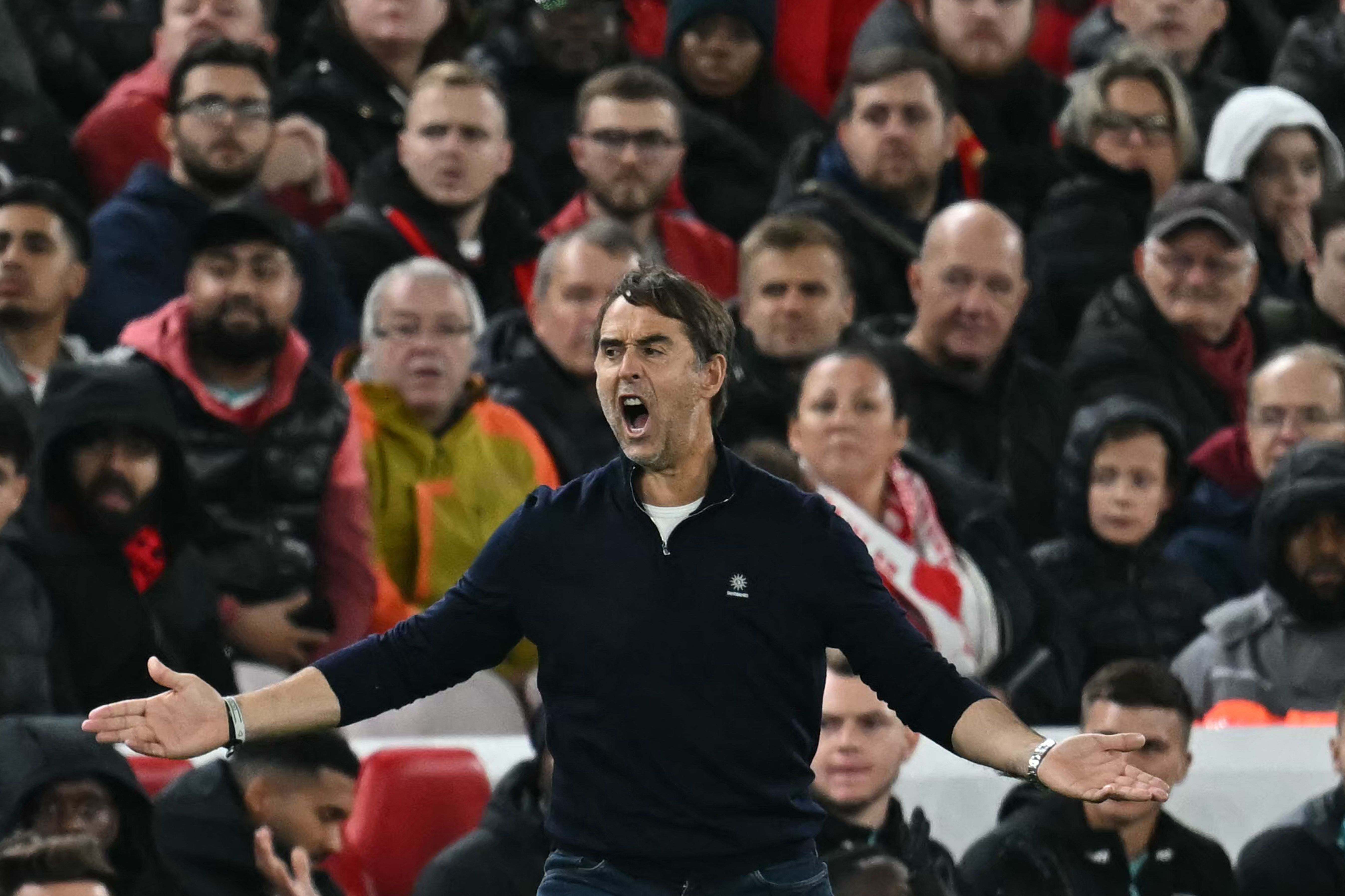 Lopetegui, durante el partido ante el Anfield.