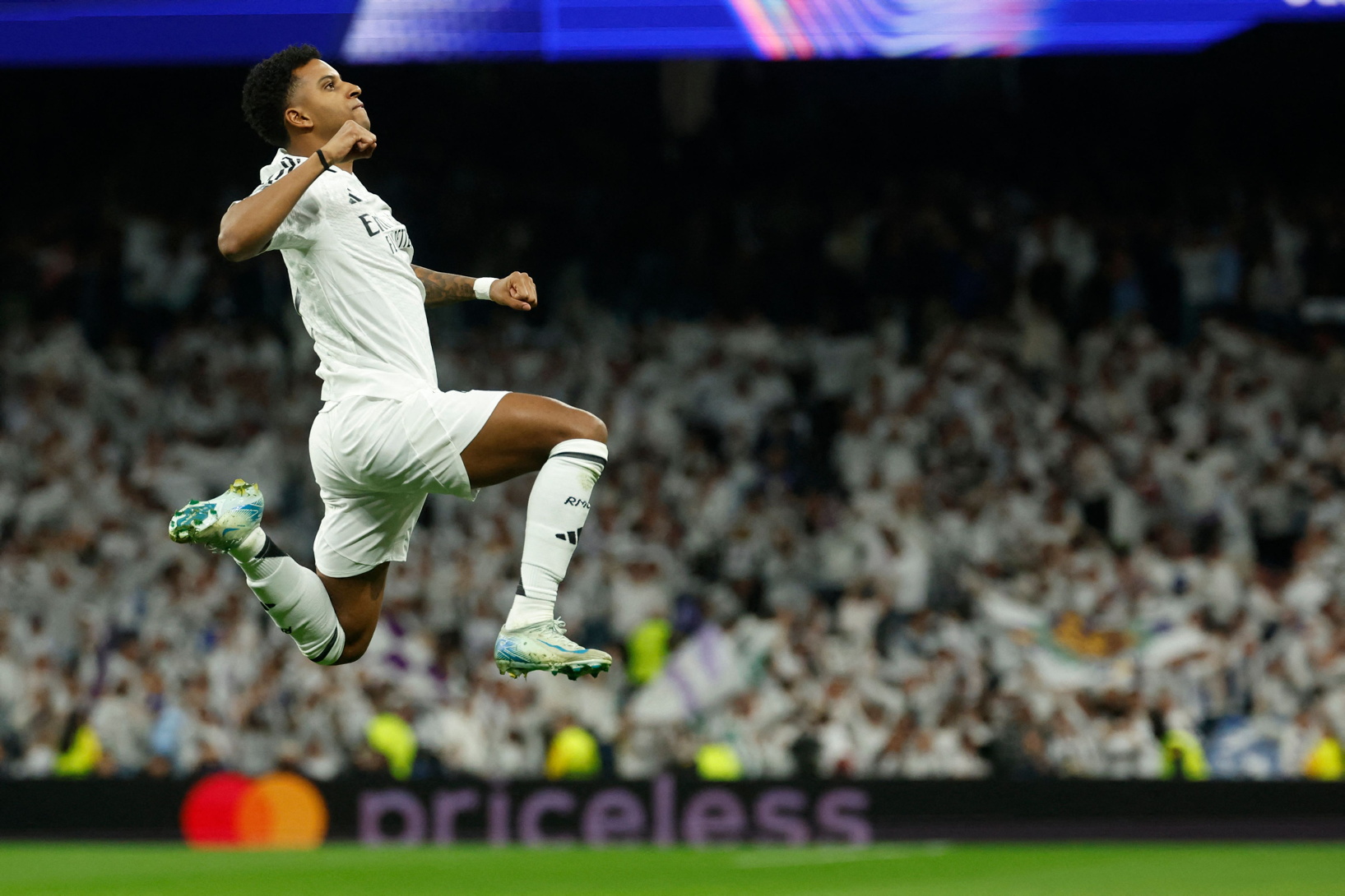 Rodrygo celebra un gol.