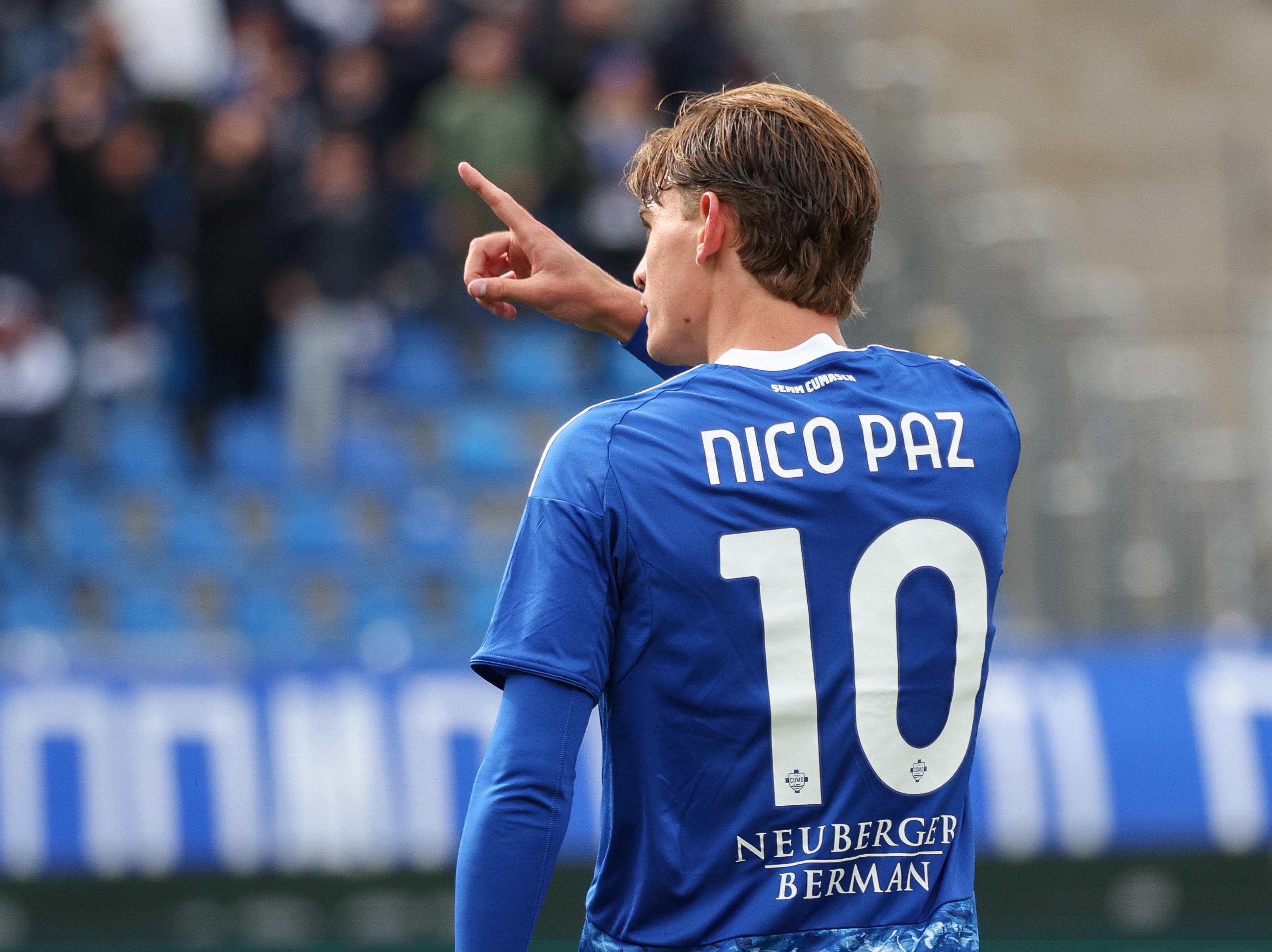 Como (Italy), 27/09/2025.- Como's Nico Paz jubilates after scoring a goal during the Italian Serie A soccer match between Como 1907 and US Cremonese at Giuseppe Sinigaglia stadium in Como, Italy, 27 September 2025. (Italia) EFE/EPA/ROBERTO BREGANI