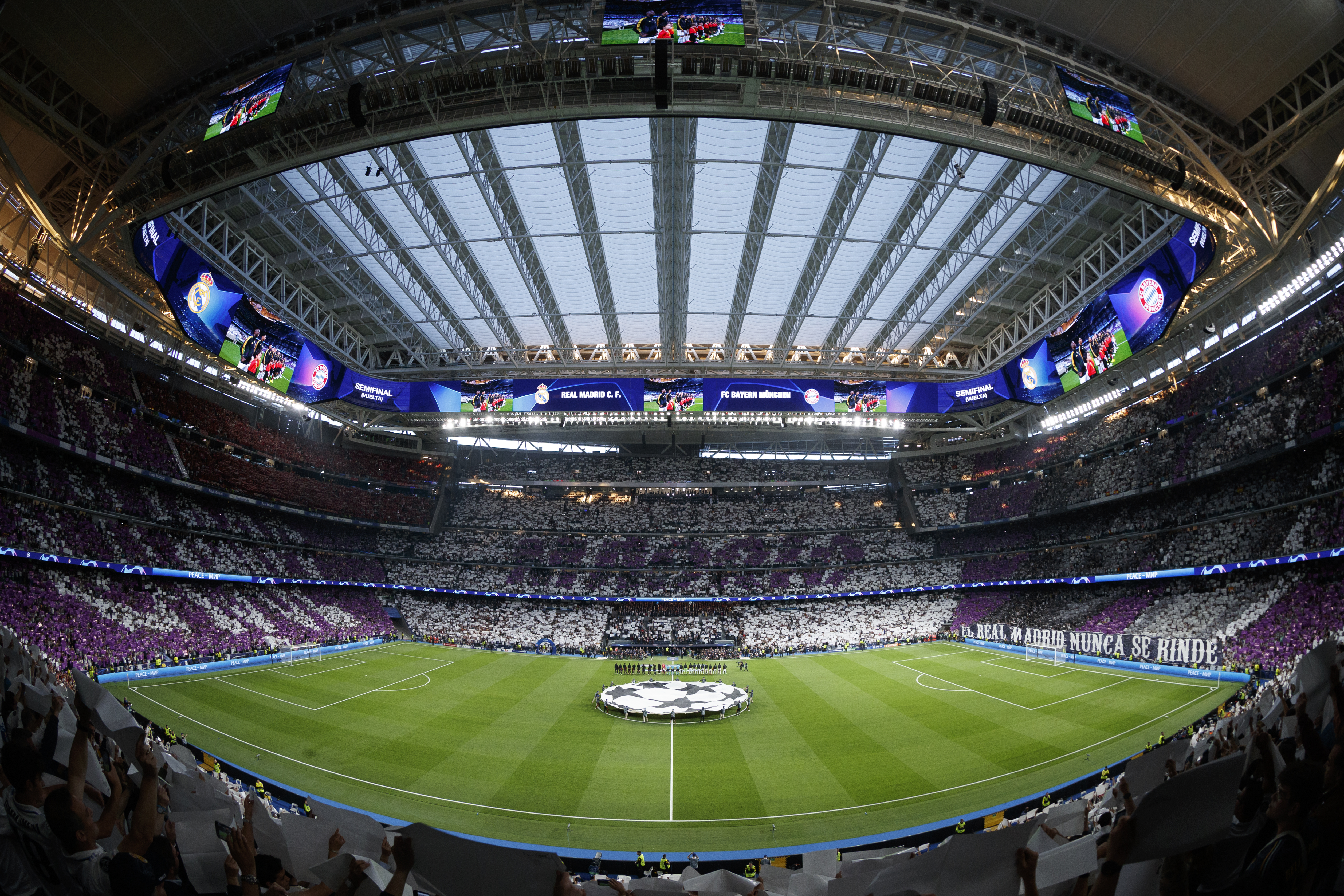 MADRID, SPAIN - MAY 08: Panoramic view of the tifo in the stadium Santiago Bernabéu during the UEFA Champions League semi-final second leg match between Real Madrid and FC Bayern München at Estadio Santiago Bernabeu on May 08, 2024 in Madrid, Spain. (Photo by Pedro Castillo/Real Madrid via Getty Images)