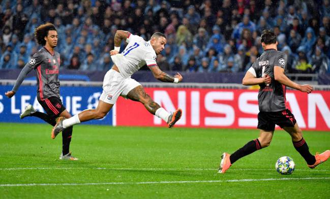Memphis Depay ignoring Milan talk, with Man Utd retaining first refusal on  Lyon star