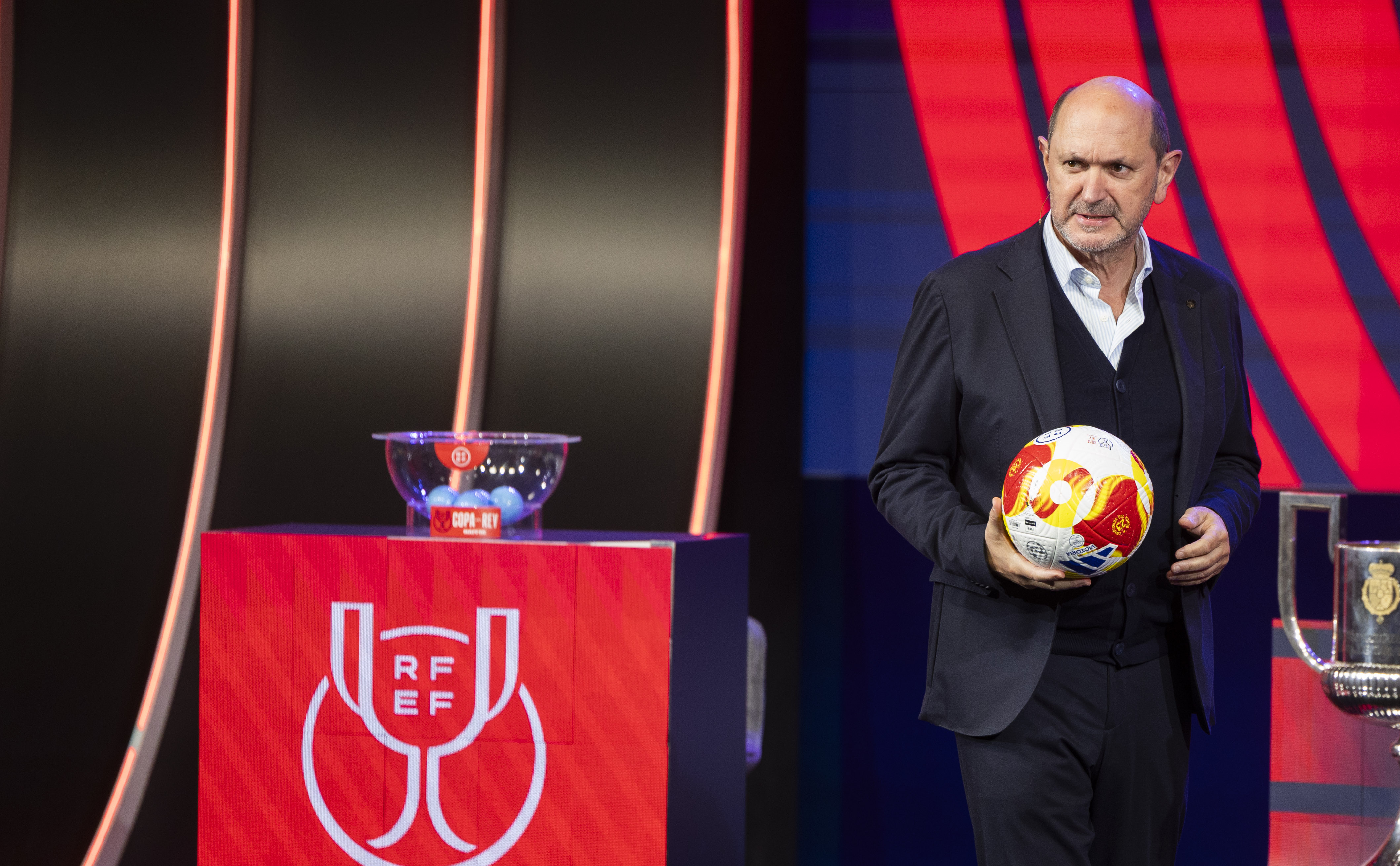 11/11/25 RFEF FEDERACION ESPAÑOLA DE FUTBOL
SORTEO COPA DEL REY SEGUNDSA RONDA
RAFAEL LOUZAN