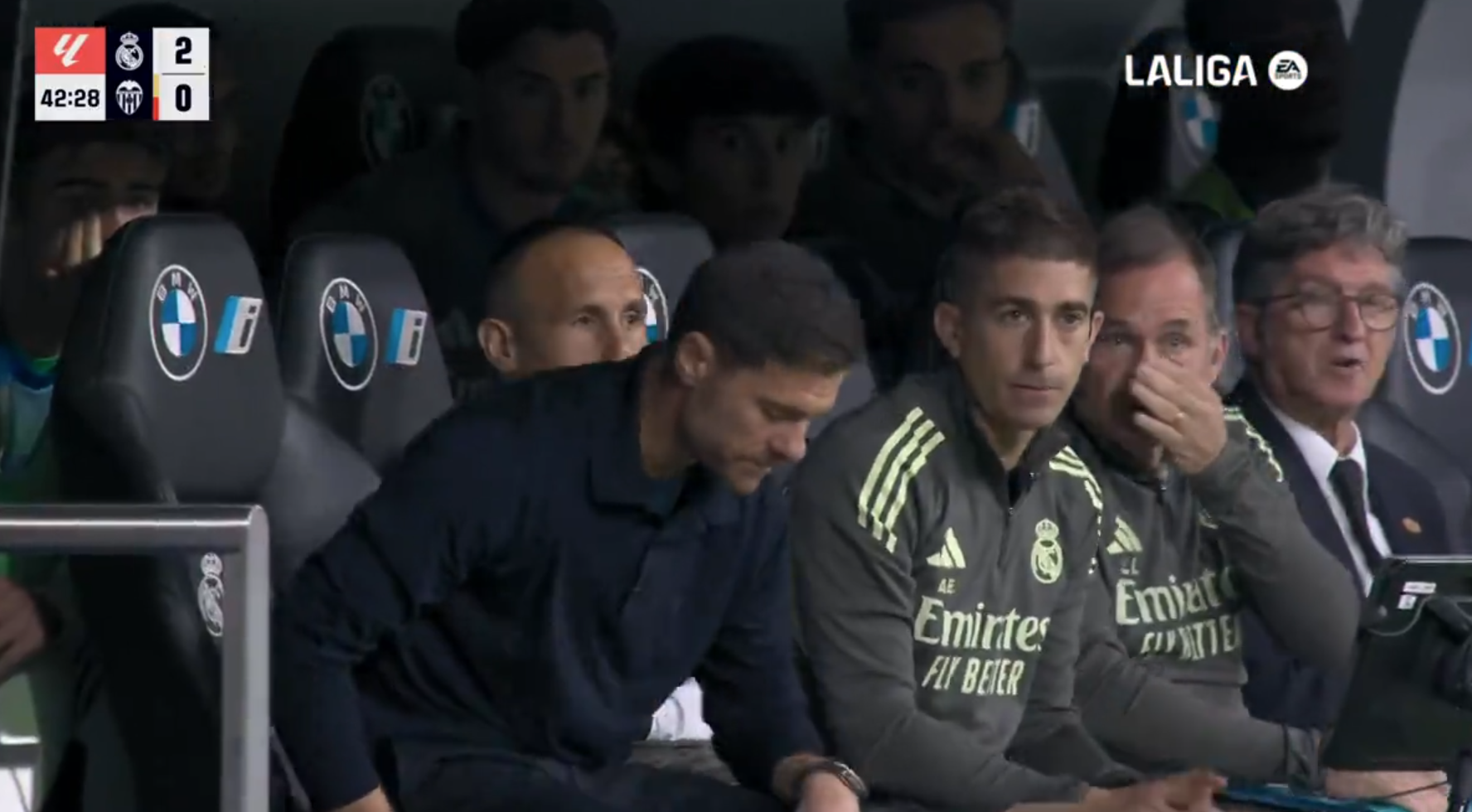 La reacción de Xabi Alonso tras fallar Vinicius el penalti: viral al instante