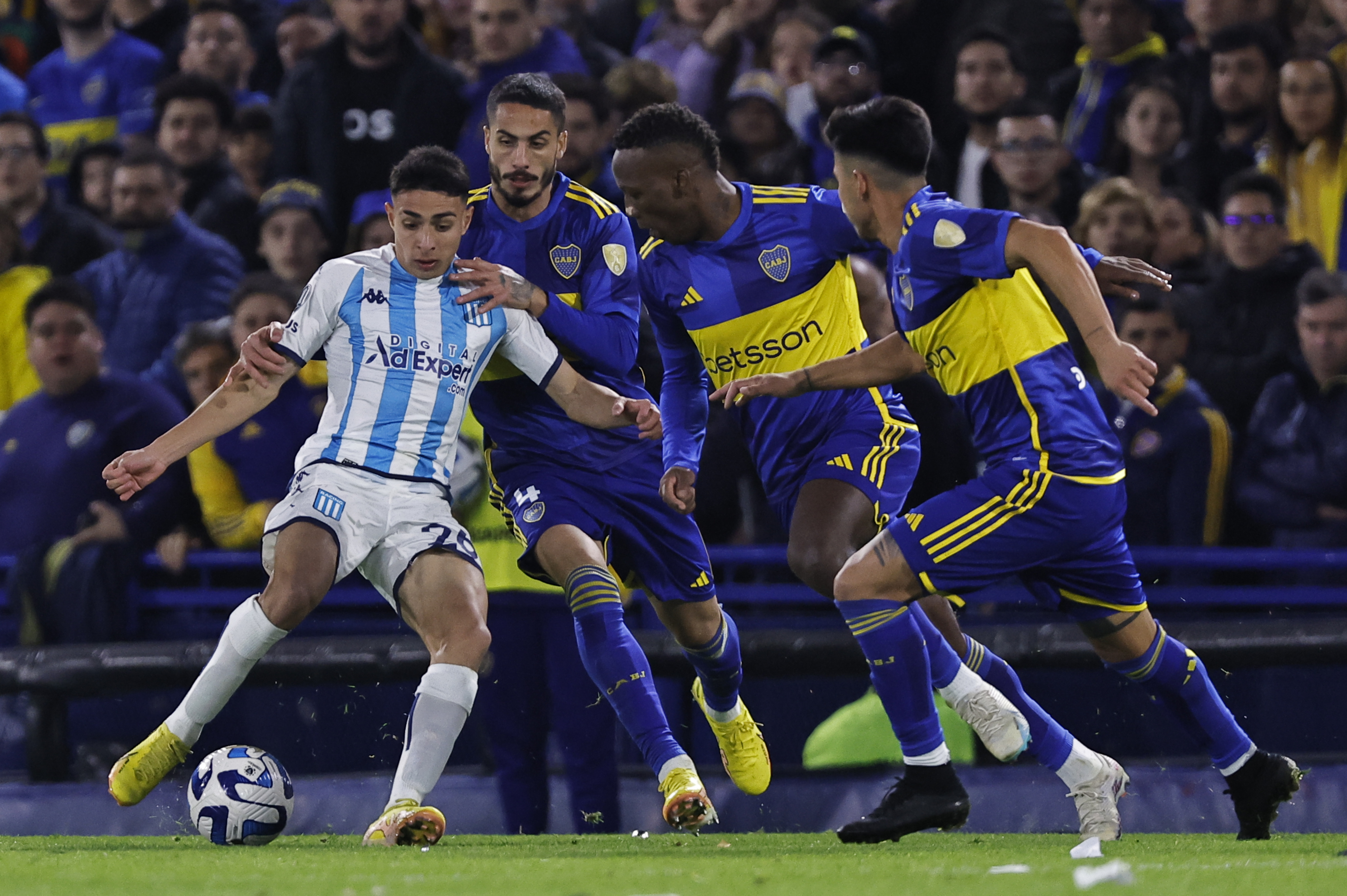 Boca y Racing buscan las semis de Libertadores