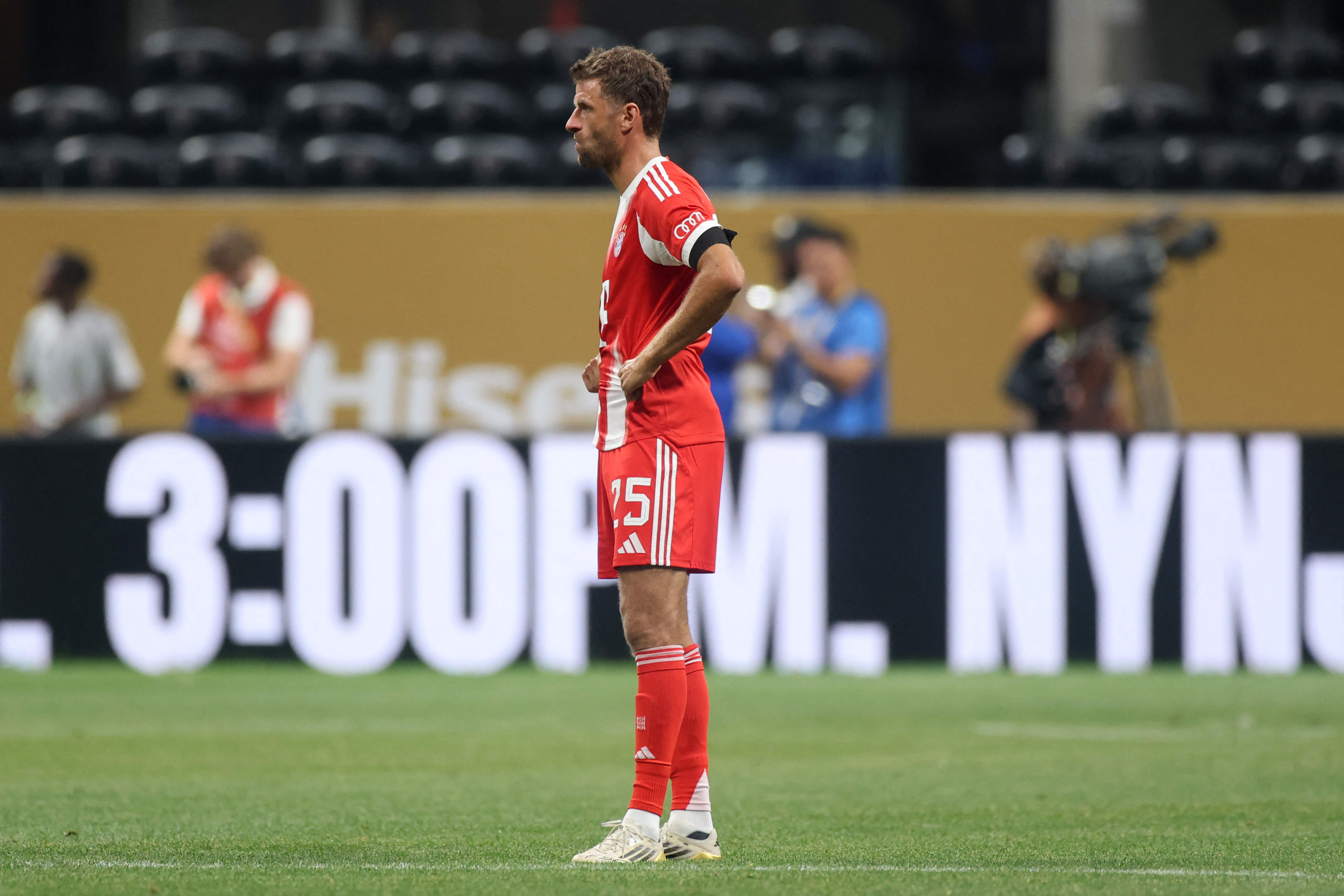 ATLANTA, GEORGIA - JULY 05: Thomas Mueller #25 of FC Bayern Munchen reacts after the FIFA Club World Cup 2025 quarter final match between Paris Saint-Germain and FC Bayern M�nchen at Mercedes-Benz Stadium on July 05, 2025 in Atlanta, Georgia. Alex Grimm/Getty Images/AFP (Photo by ALEX GRIMM / GETTY IMAGES NORTH AMERICA / Getty Images via AFP)