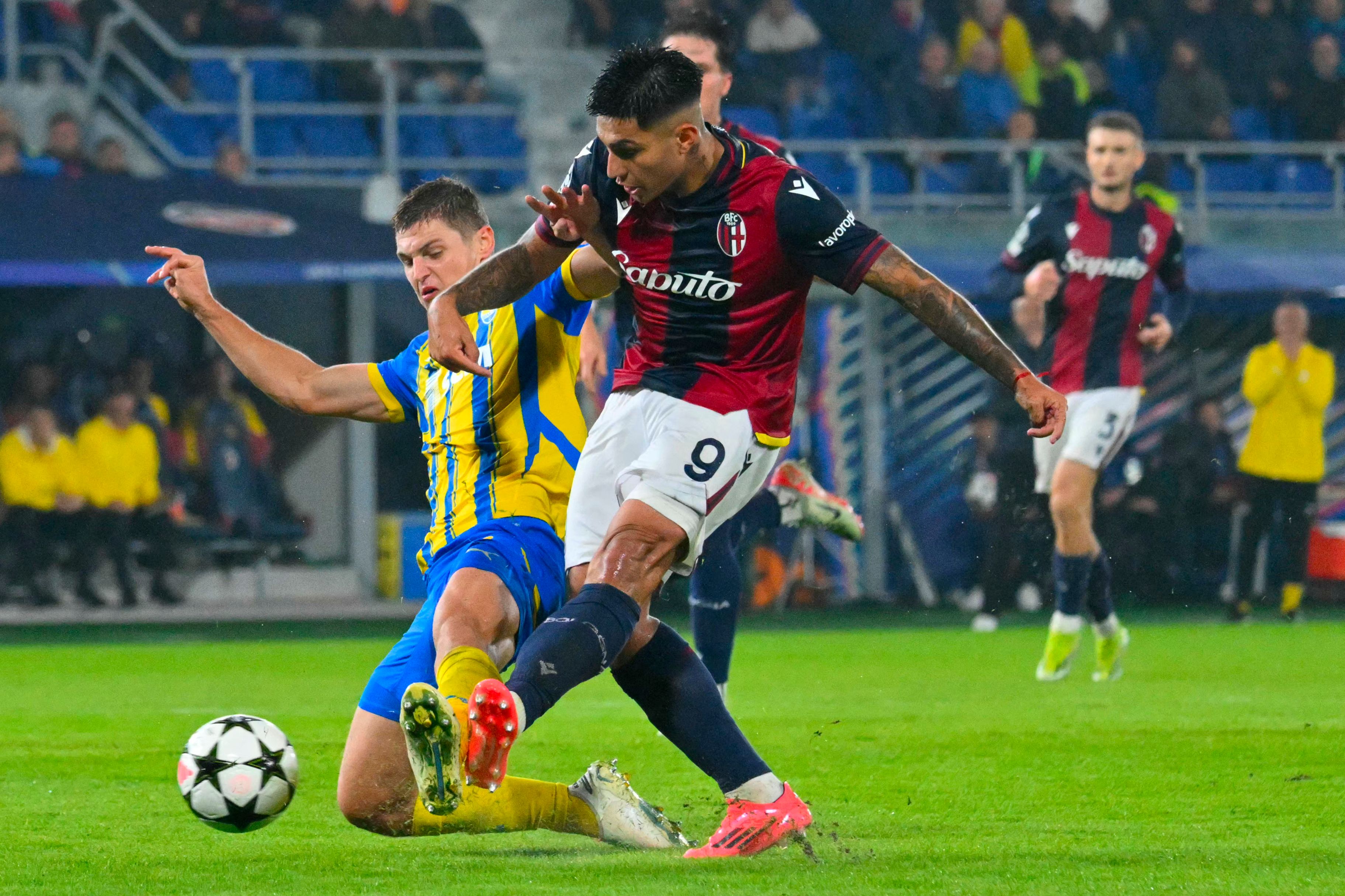 Bologna's Argentine forward #09 Santiago Castro shoots to score during the UEFA Champions League 1st round day 1 football match between Bologna FC and Shakthar Donetsk, at the Stadio Renato Dall'Ara in Bologna on September 18, 2024. (Photo by Andreas SOLARO / AFP)