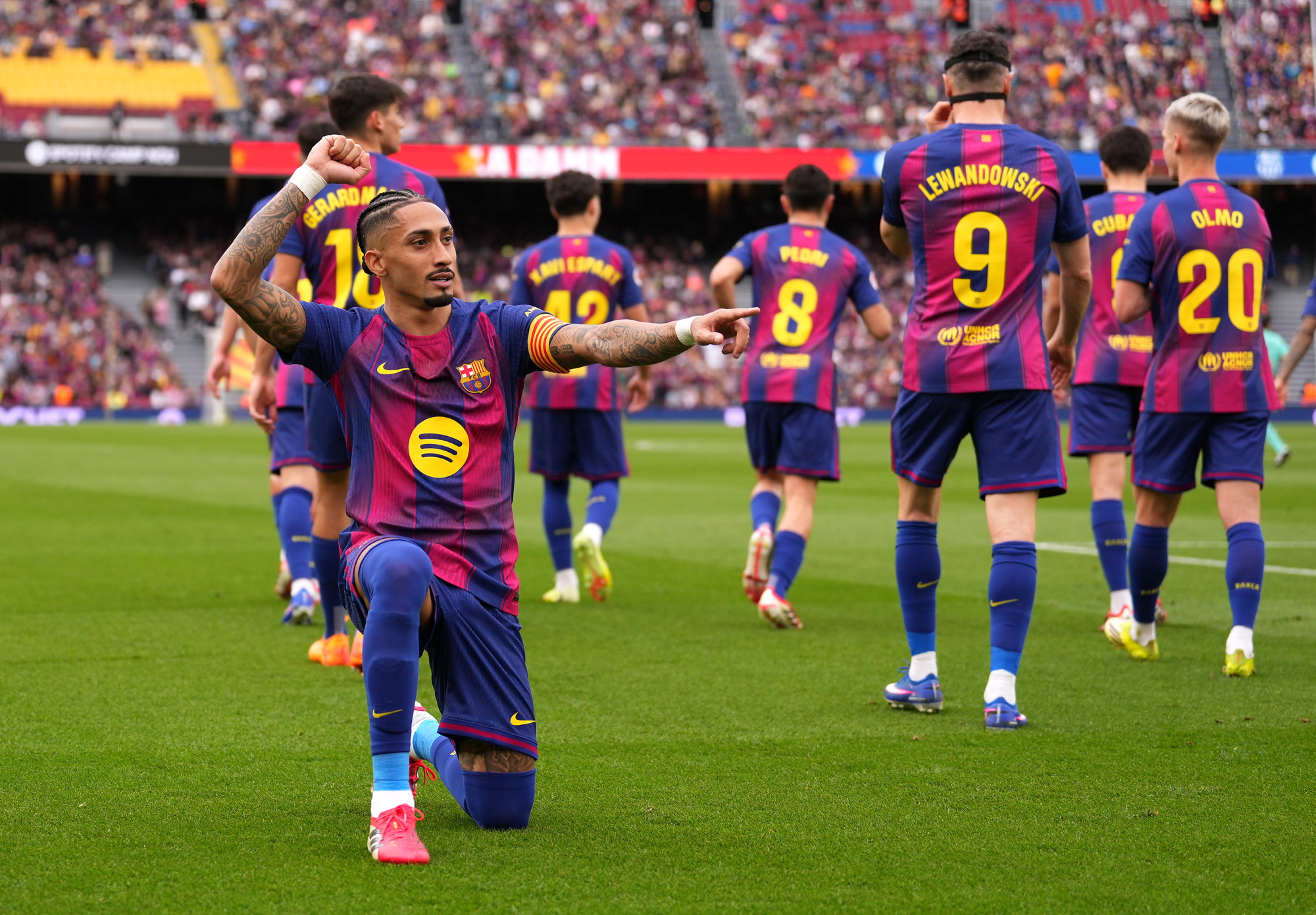 Raphinha celebra el 2-0 al Sevilla. 