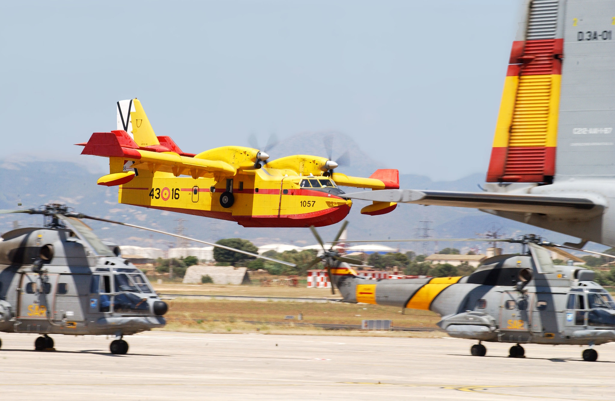 Avión Canadair CL-215T