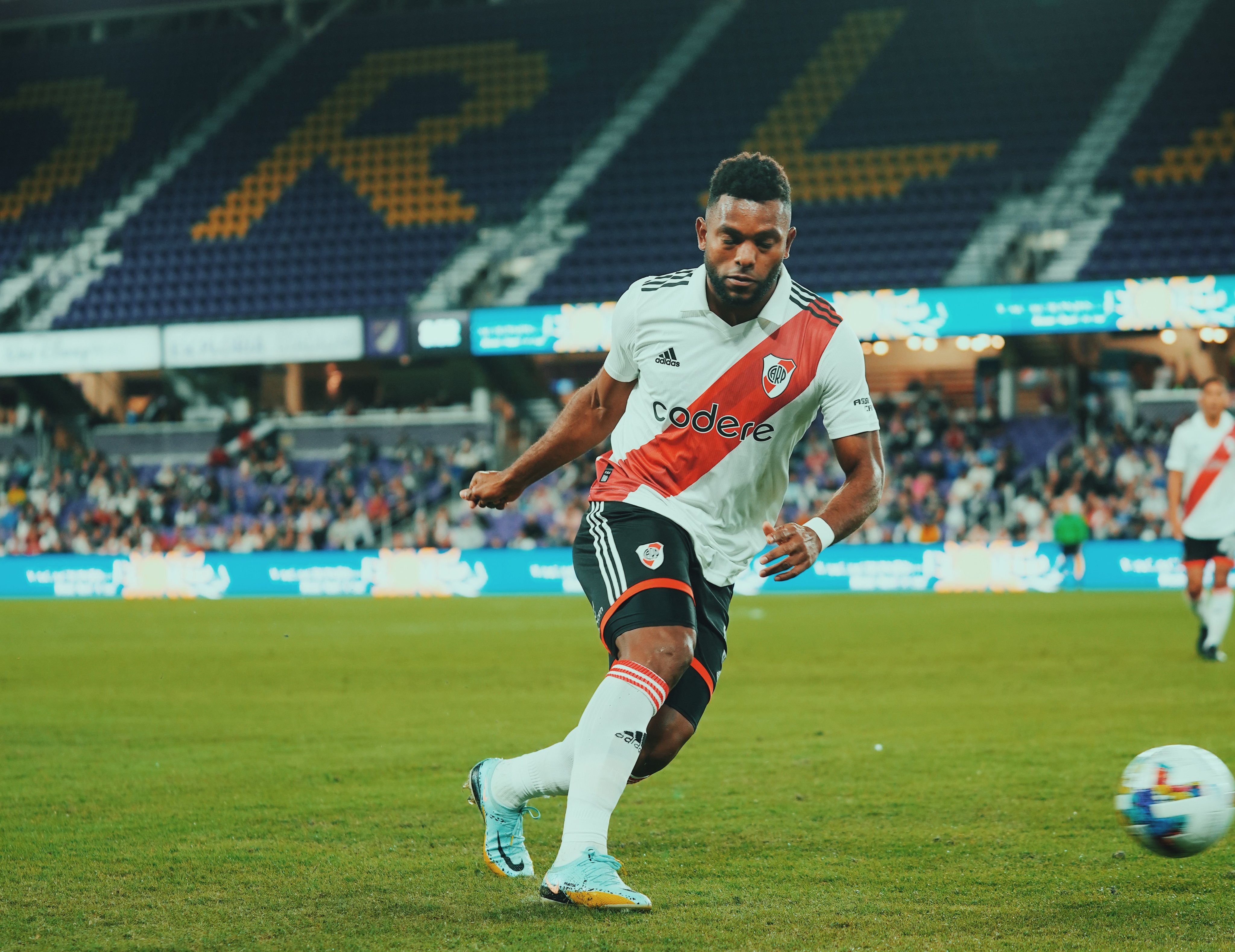 River goleó a Vasco y extendió su racha