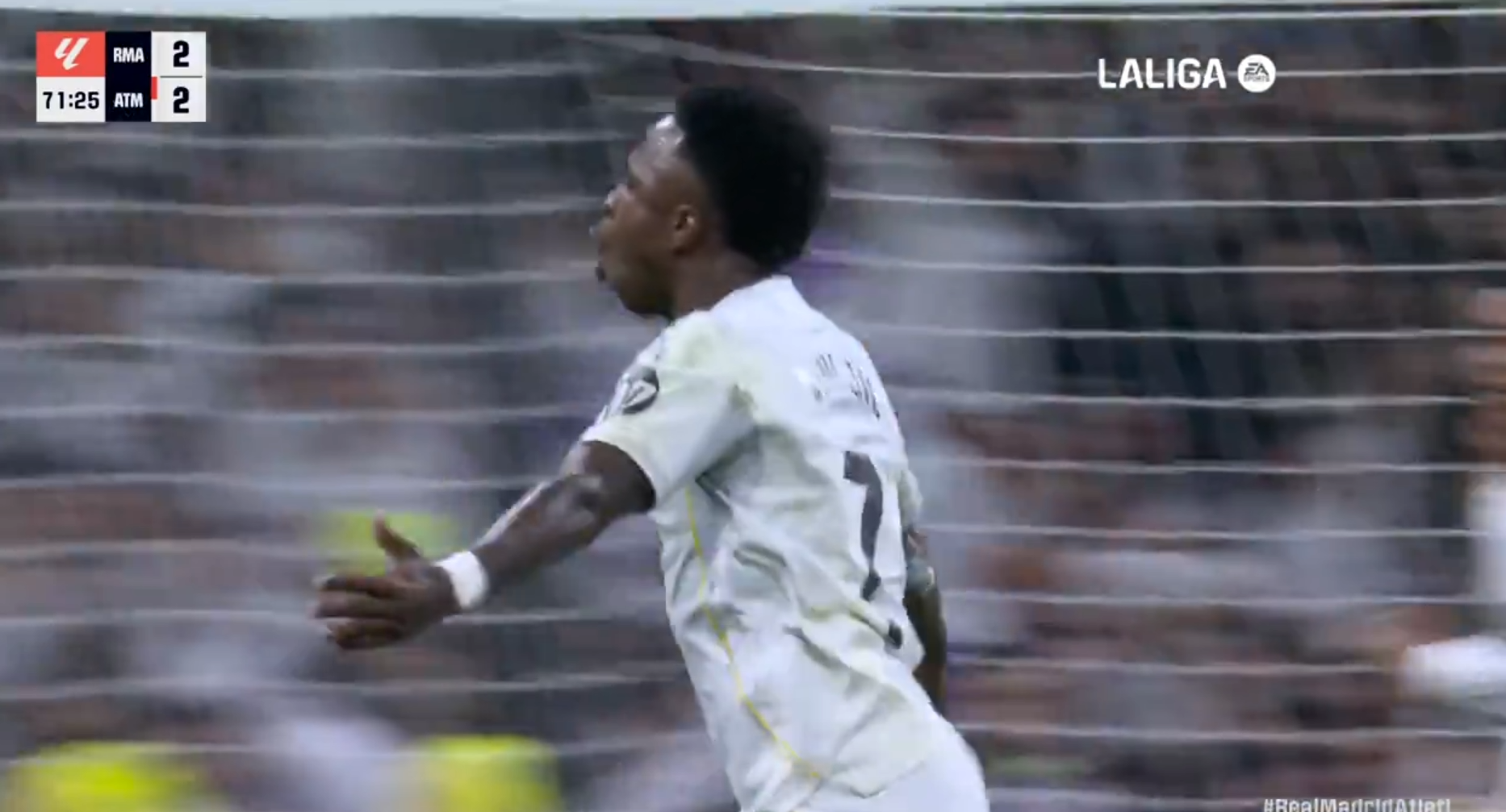 Vinicius para ganar el derbi y poner al Bernabéu en trance: qué barbaridad de golazo
