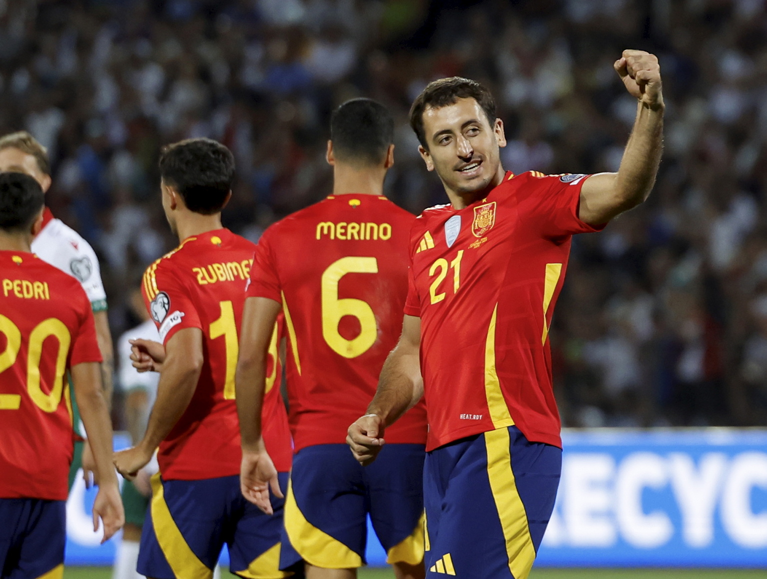 0-1. Mikel Oyarzabal celebra el tanto.