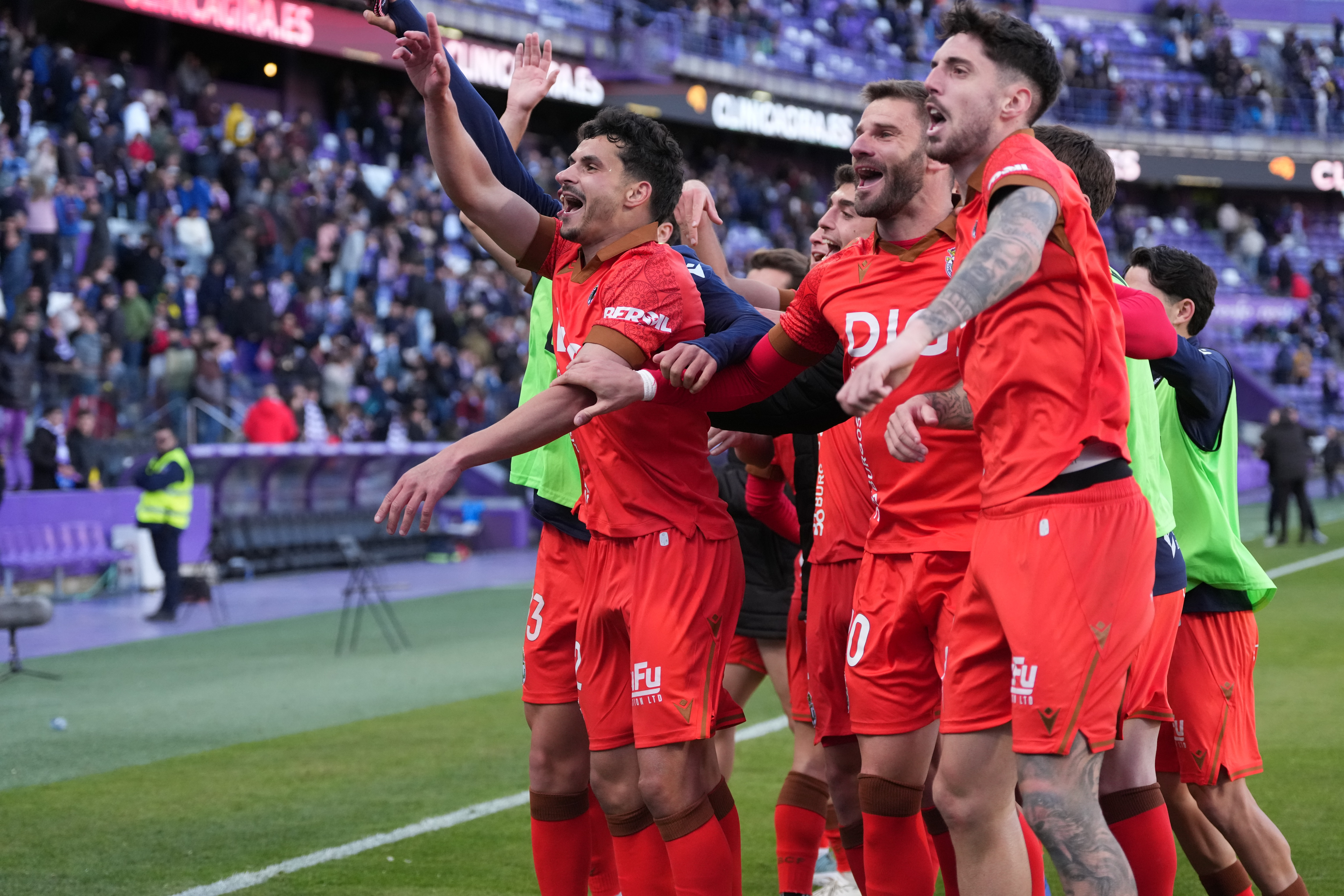 David González decide el derbi de penalti