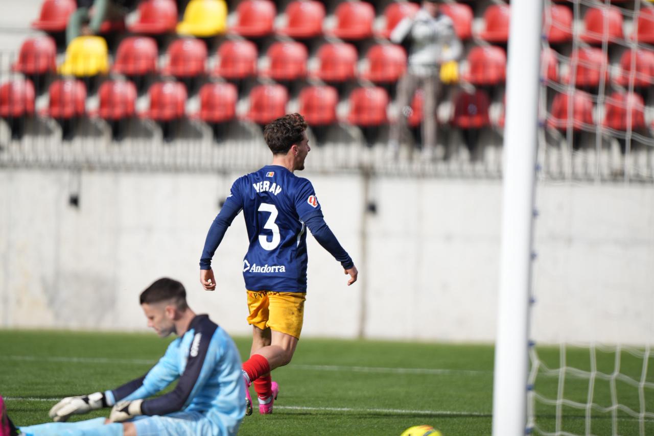 Kortajarena iguala a Yeray en un duelo en el que Bolo recibió graves insultos desde la grada