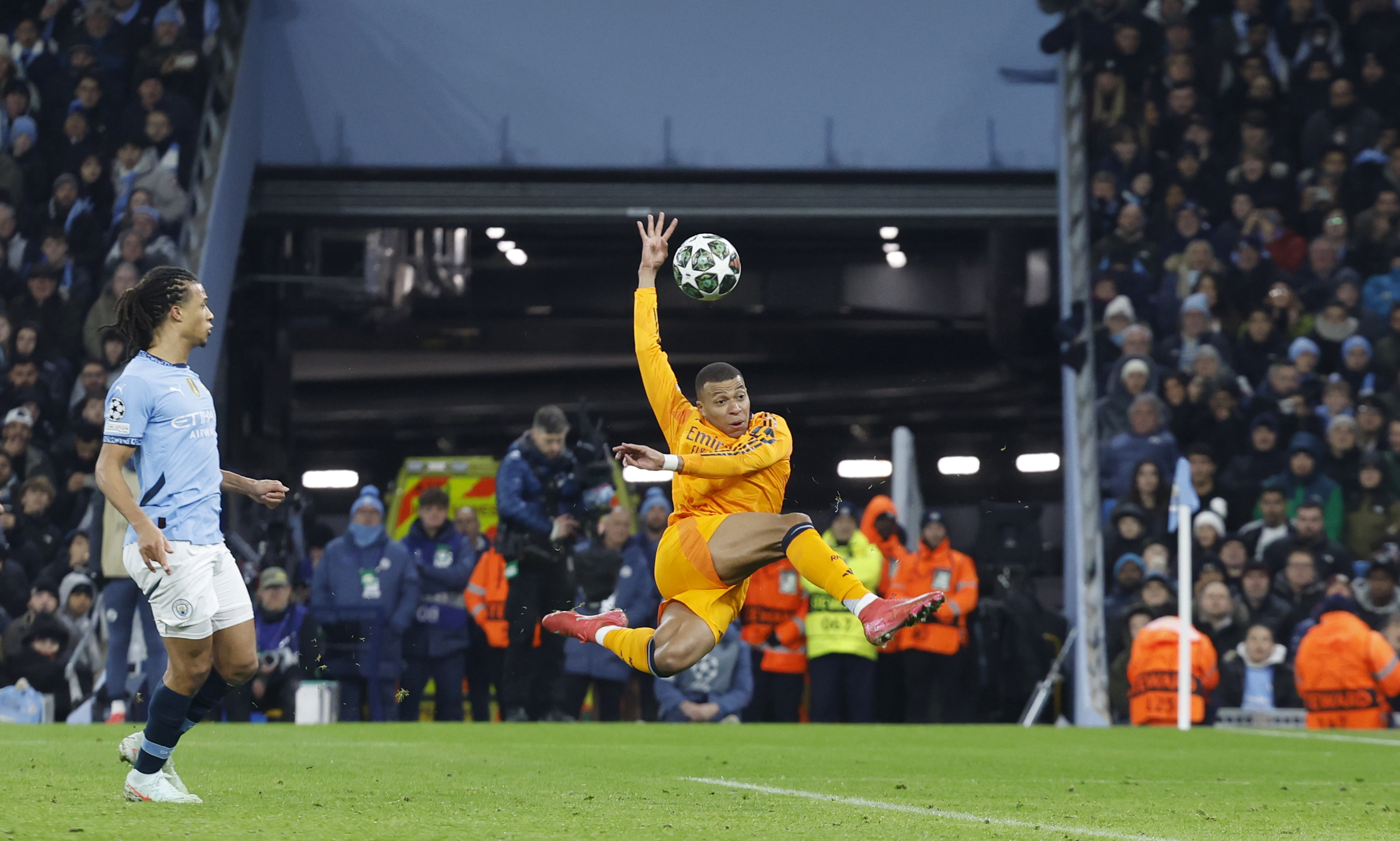 11/02/25 PARTIDO CHAMPIONS LEAGUE
 MANCHESTER CITY - REAL MADRID
GOL 1-1 MBAPPE