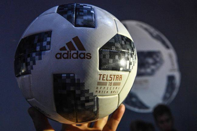 World Cup | 18: The ball is the goalkeeper's natural enemy Adidas Telstar 18: ball is the natural enemy - AS USA