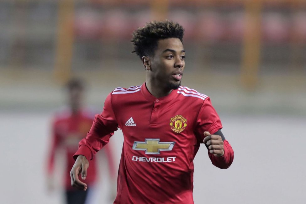 El juvenil es la nueva joya del Manchester United. A sus 18 años, ya recibió la confianza de Ole Gunnar Solksjaer, pues ingresó para jugar los últimos diez minutos ante Huddersfield.