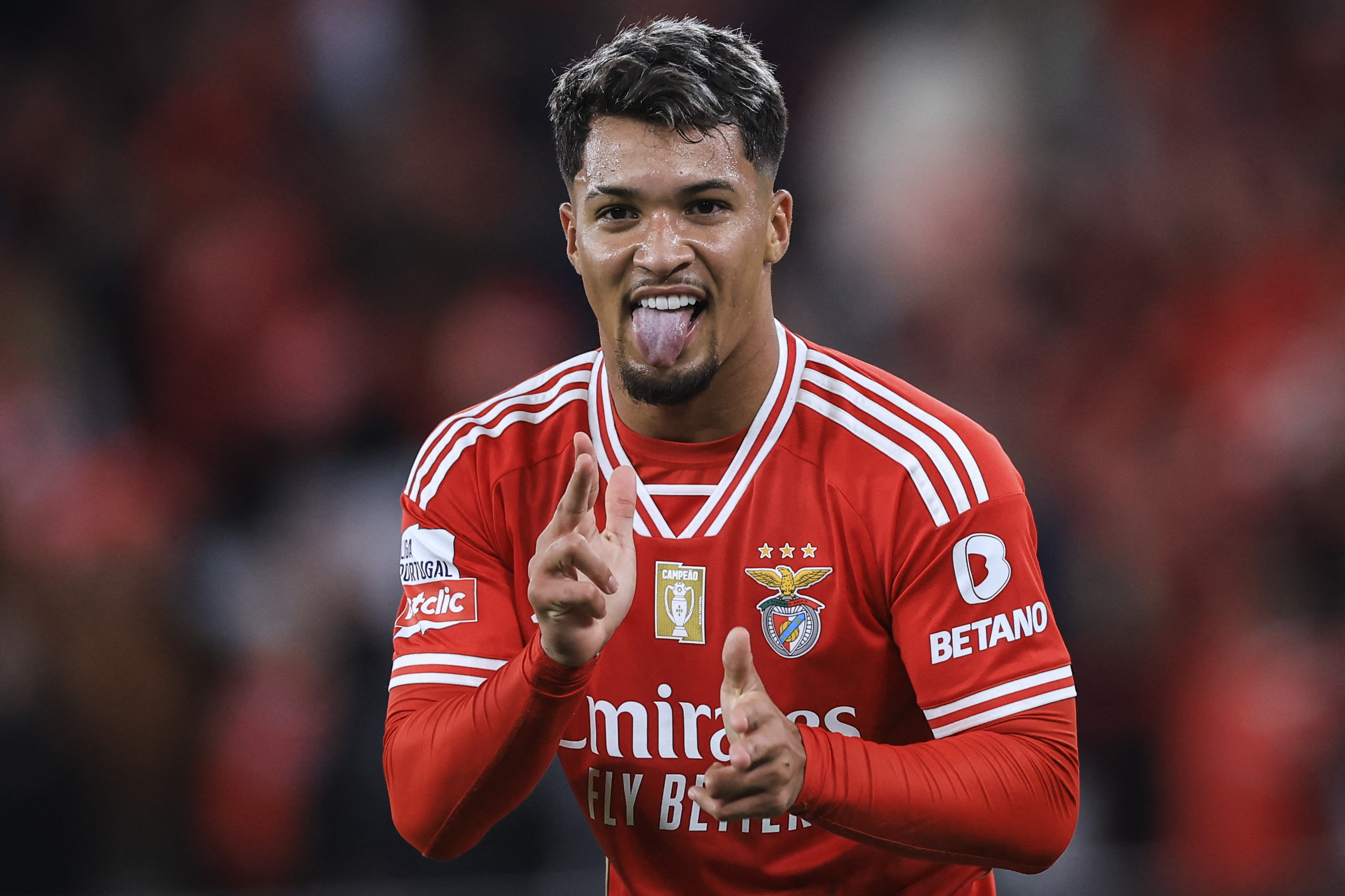 Benfica's Brazilian forward #36 Marcos Leonardo celebrates scoring his team's second goal during the Portuguese League football match between SL Benfica and Boavista FC at the Luz stadium in Lisbon on January 19, 2024. (Photo by PATRICIA DE MELO MOREIRA / AFP)