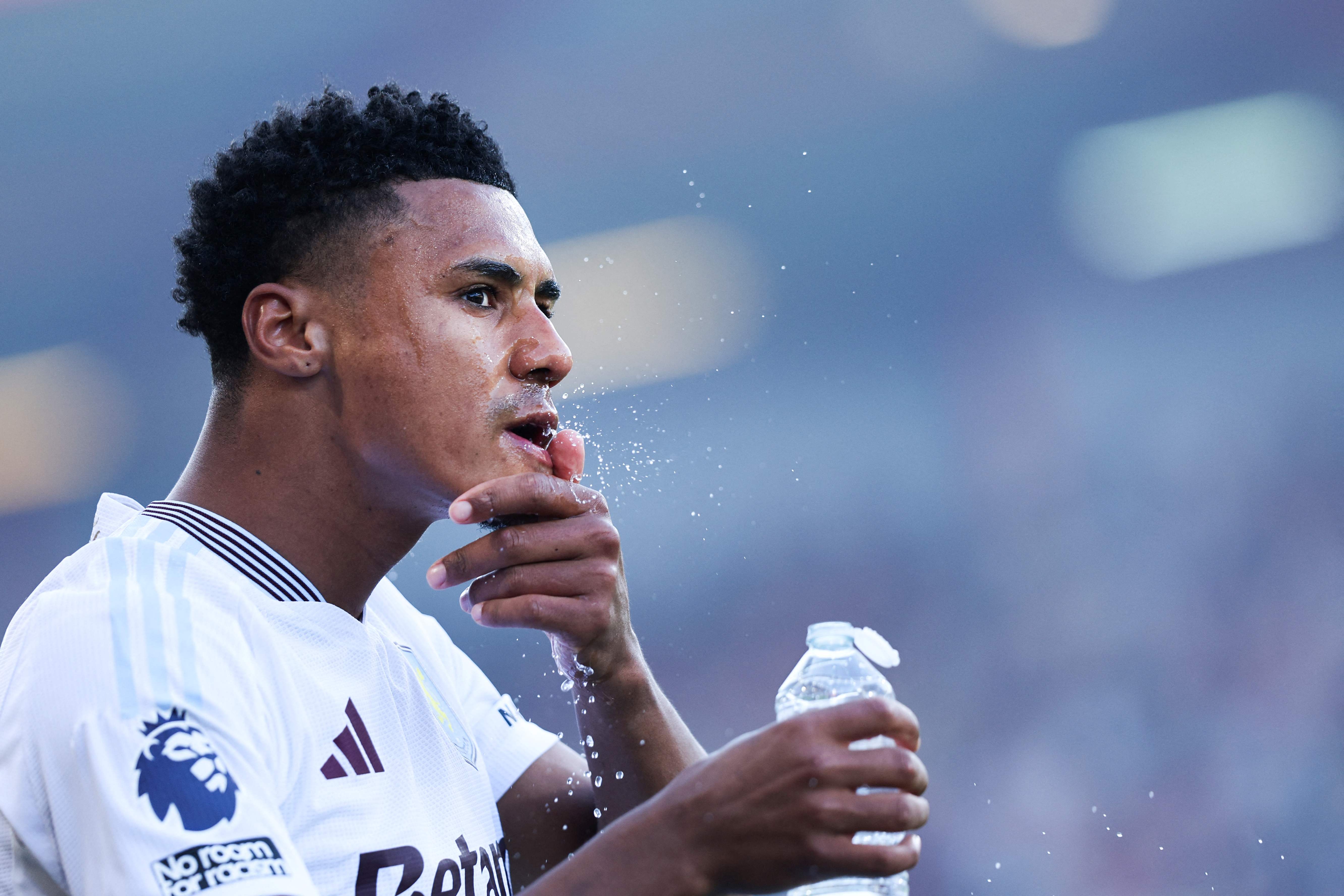 El Manchester United prioriza a Ollie Watkins