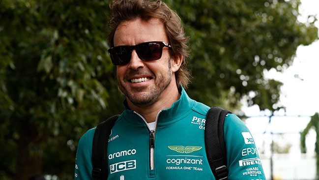 Apoya a Fernando Alonso en la Fórmula 1 con la camiseta oficial del equipo Aston  Martin - Showroom
