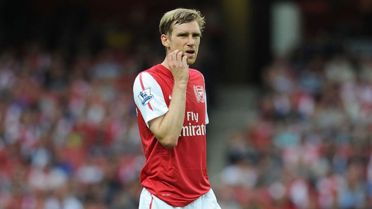 Mertesacker y Rosicky, candidatos a la dirección deportiva del Arsenal