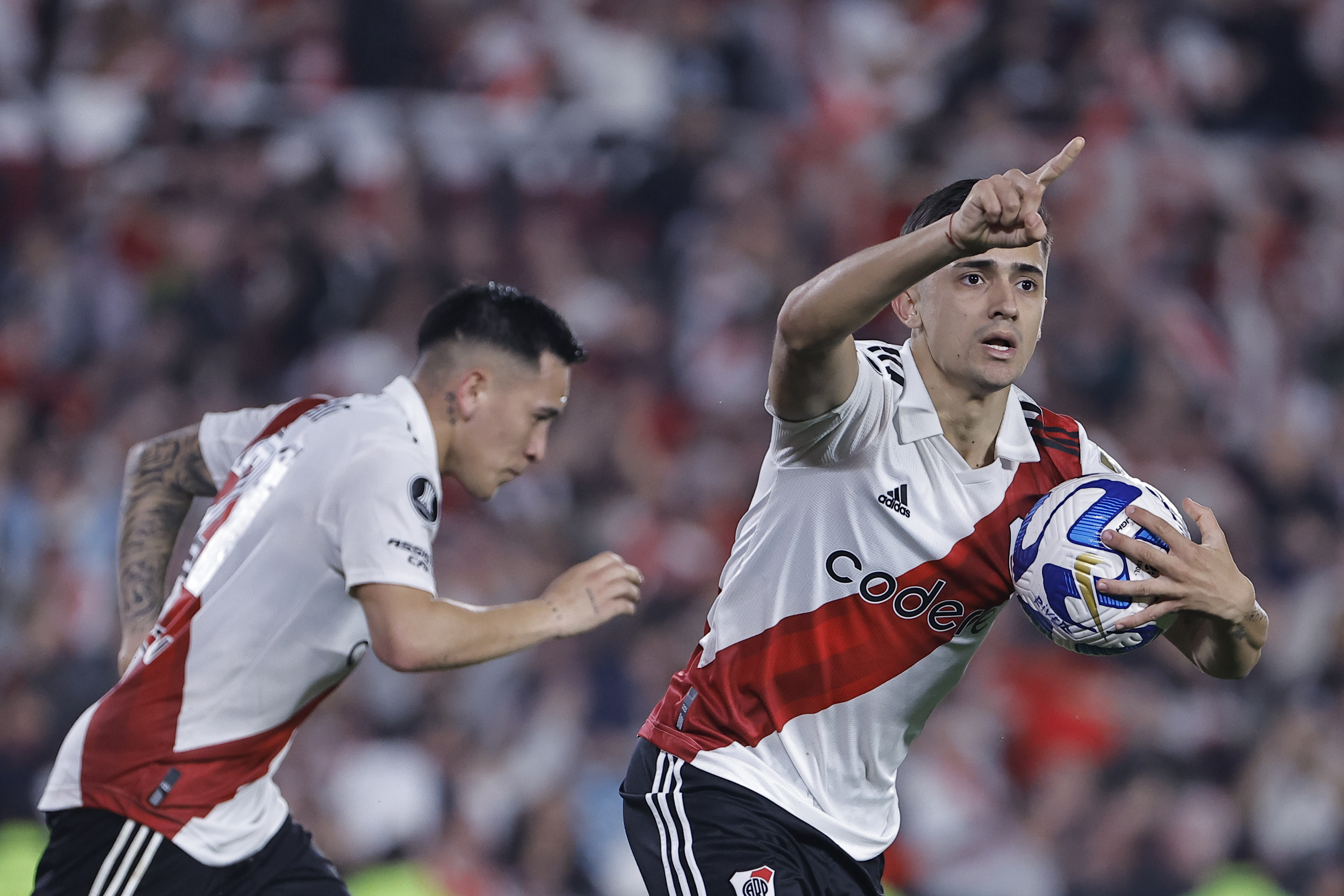 River lo dio vuelta y sacó su ventaja