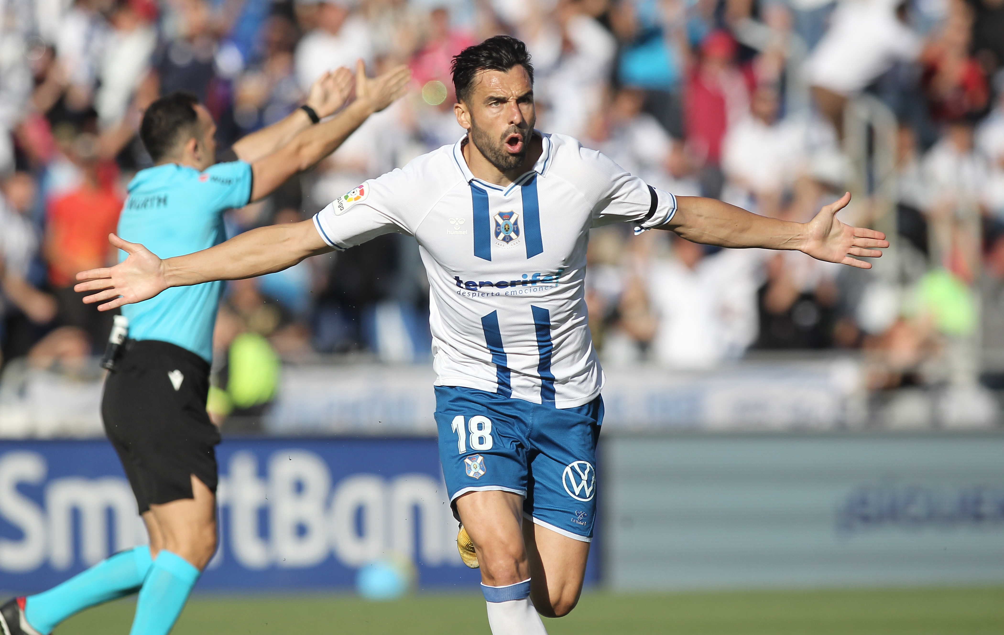 Enric, a la épica, rescata al Tenerife