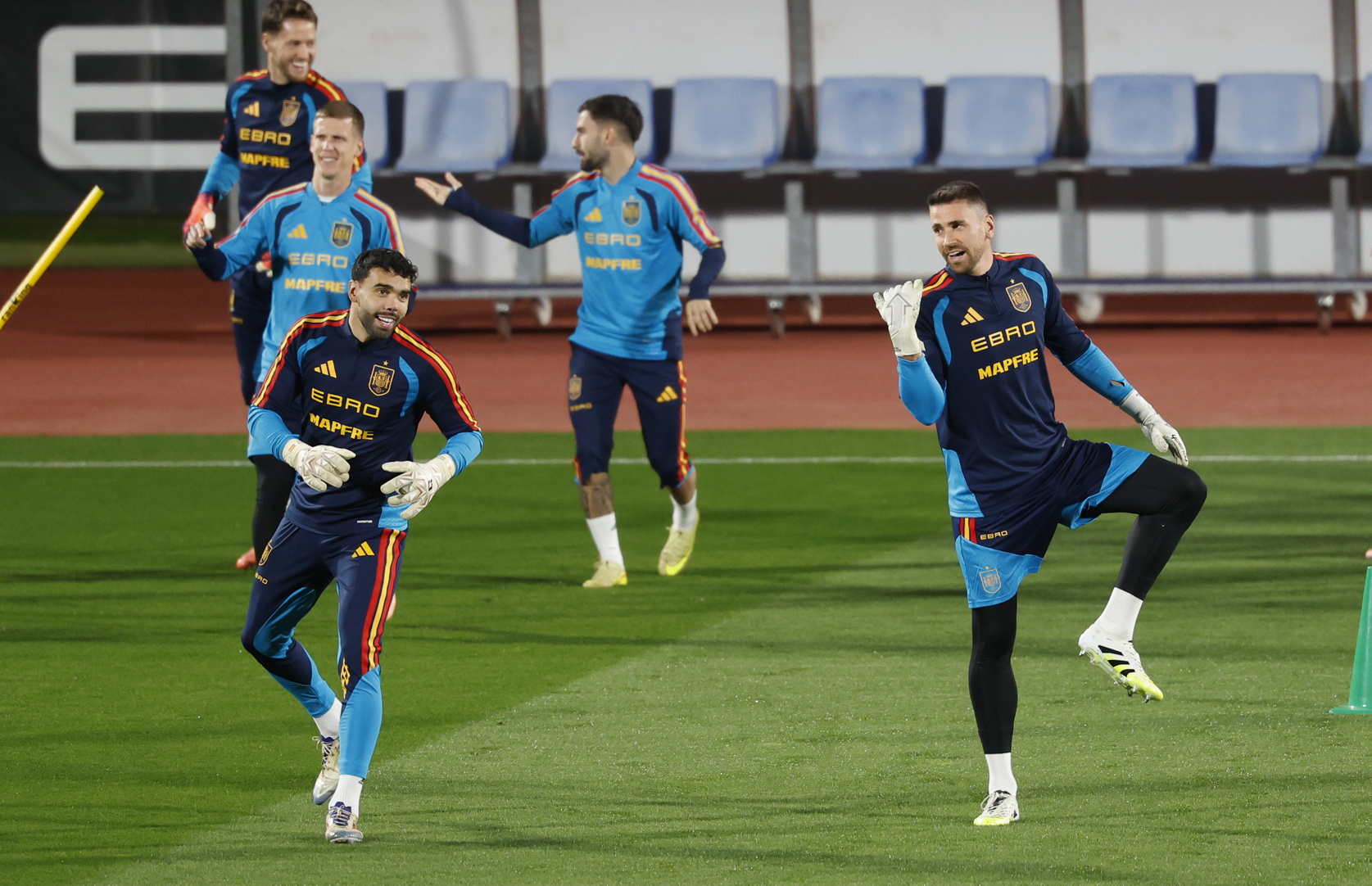 David Raya y Unai Simón.