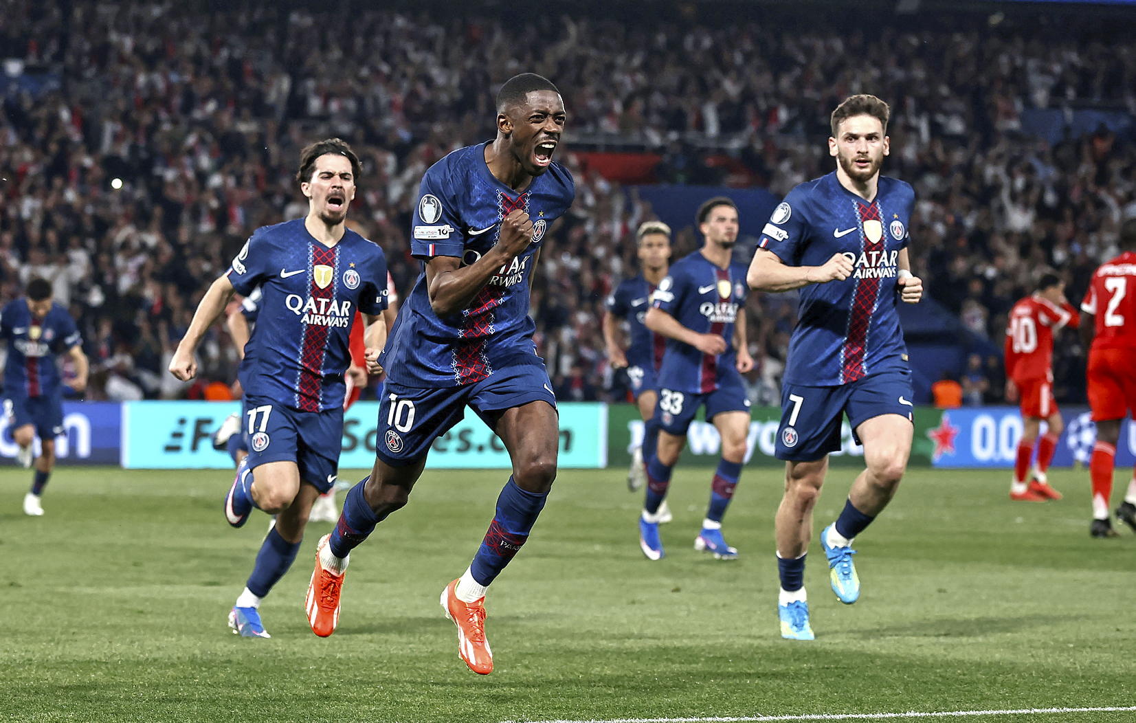 Dembélé celebrates