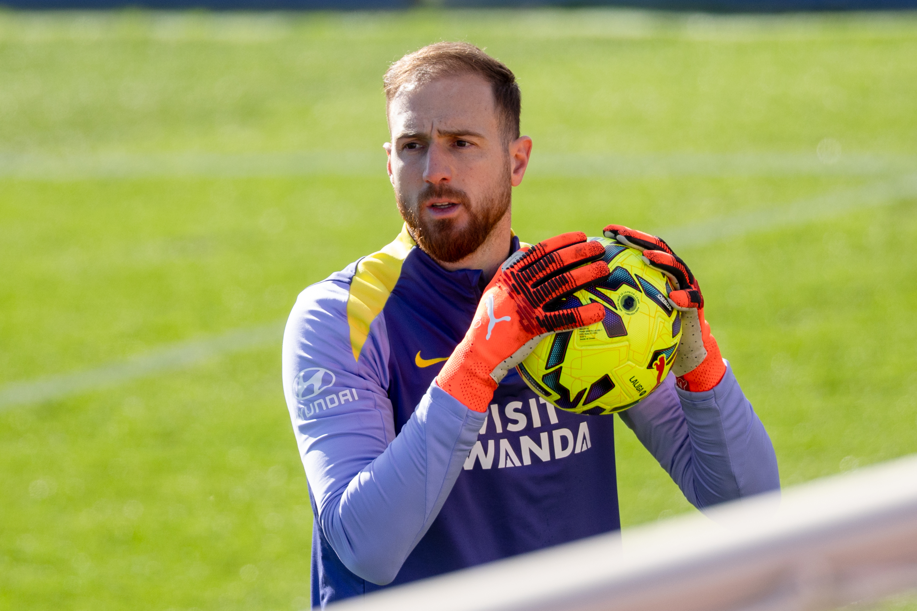 MAJADAHONDA (CA MADRID), 14/02/2026.- El portero del Atlético de Madrid, Jan Oblak durante el entrenamiento que el conjunto que llevado a cabo este sábado en la CIudad Deportiva de Majadahonda. EFE/ Daniel Gonzalez
