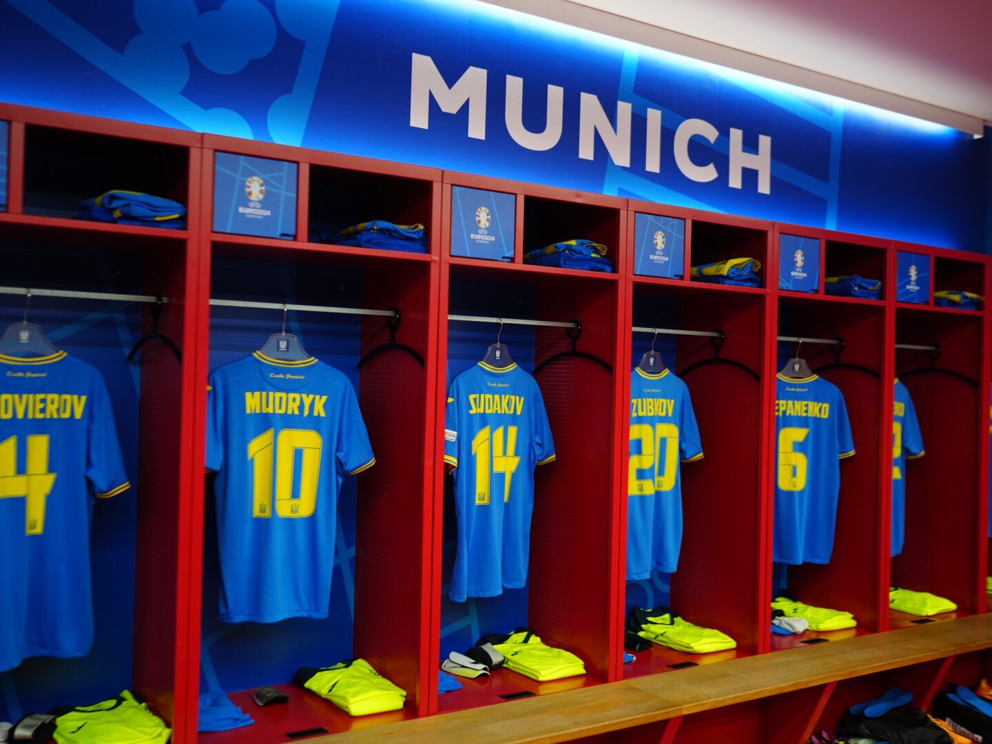 Universo Euro, en directo día 4 con Francia y Mbappé como plato fuerte