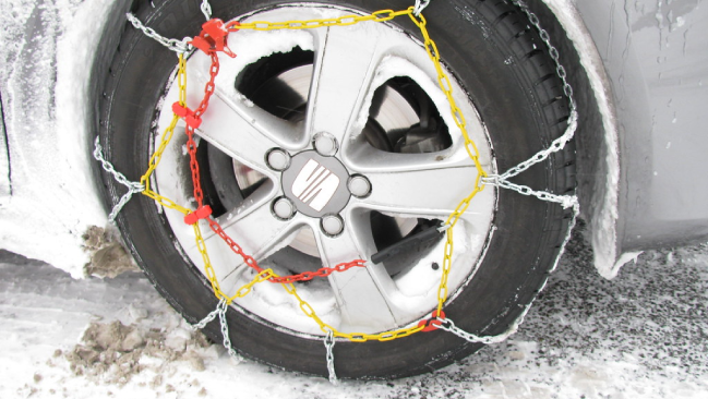 PONER LAS CADENAS  Cómo poner las cadenas de nieve al coche en 5 sencillos  pasos