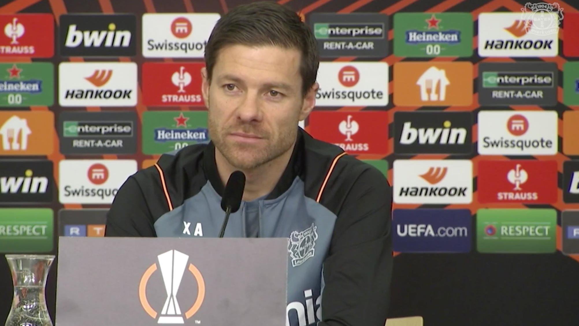 Xabi Alonso elogia a Wirtz: “Con su calidad e inteligencia somos mejores”