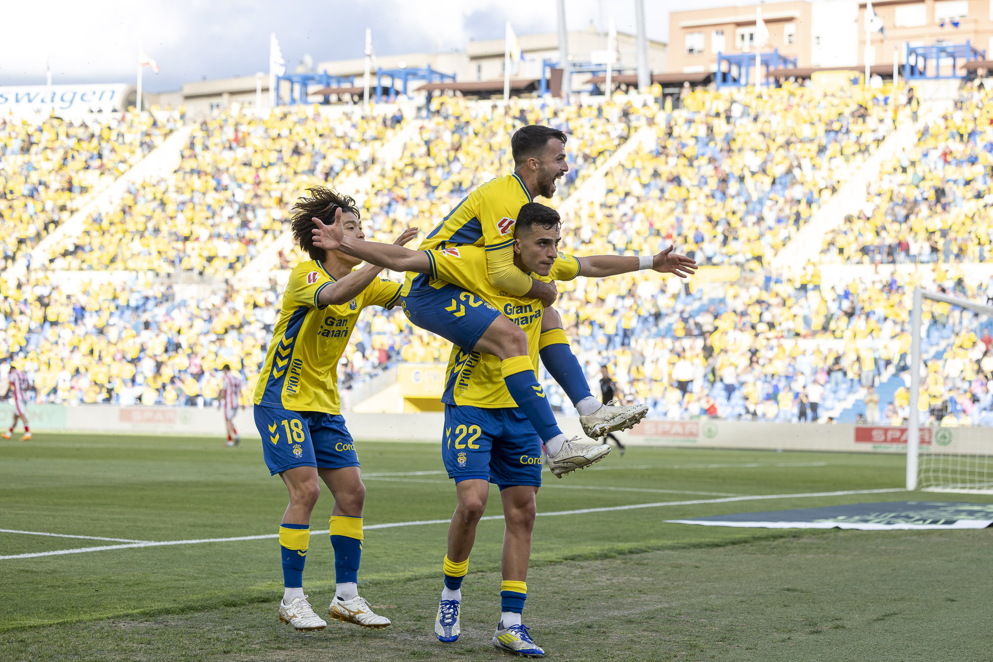 García y Horkas rescatan a Las Palmas