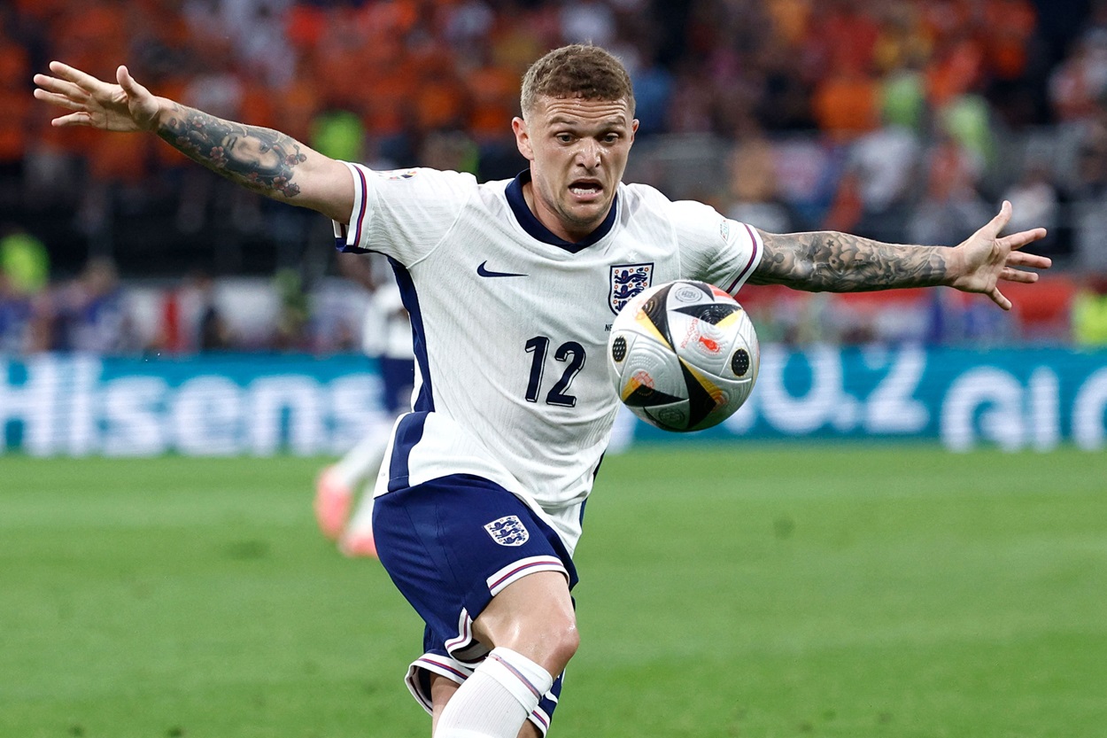 TOPSHOT - England's defender #12 Kieran Trippier controls the ball during the UEFA Euro 2024 semi-final football match between the Netherlands and England at the BVB Stadion in Dortmund on July 10, 2024. (Photo by KENZO TRIBOUILLARD / AFP)