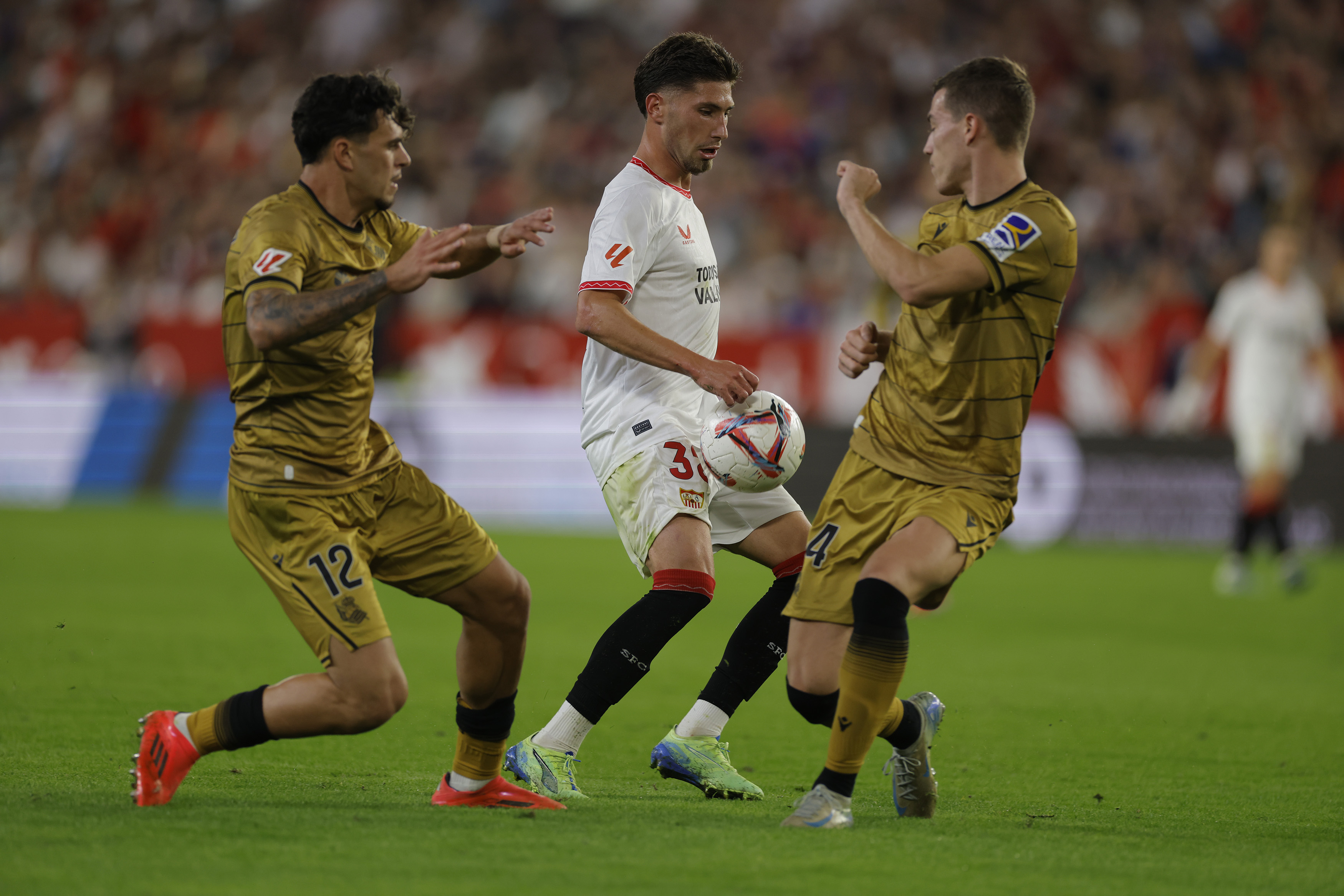 03/11/24  PARTIDO PRIMERA DIVISION 
SEVILLA - REAL SOCIEDAD 
JAVI LOPEZ JOSE ANGEL CARMONA MARTIN ZUBIMENDI