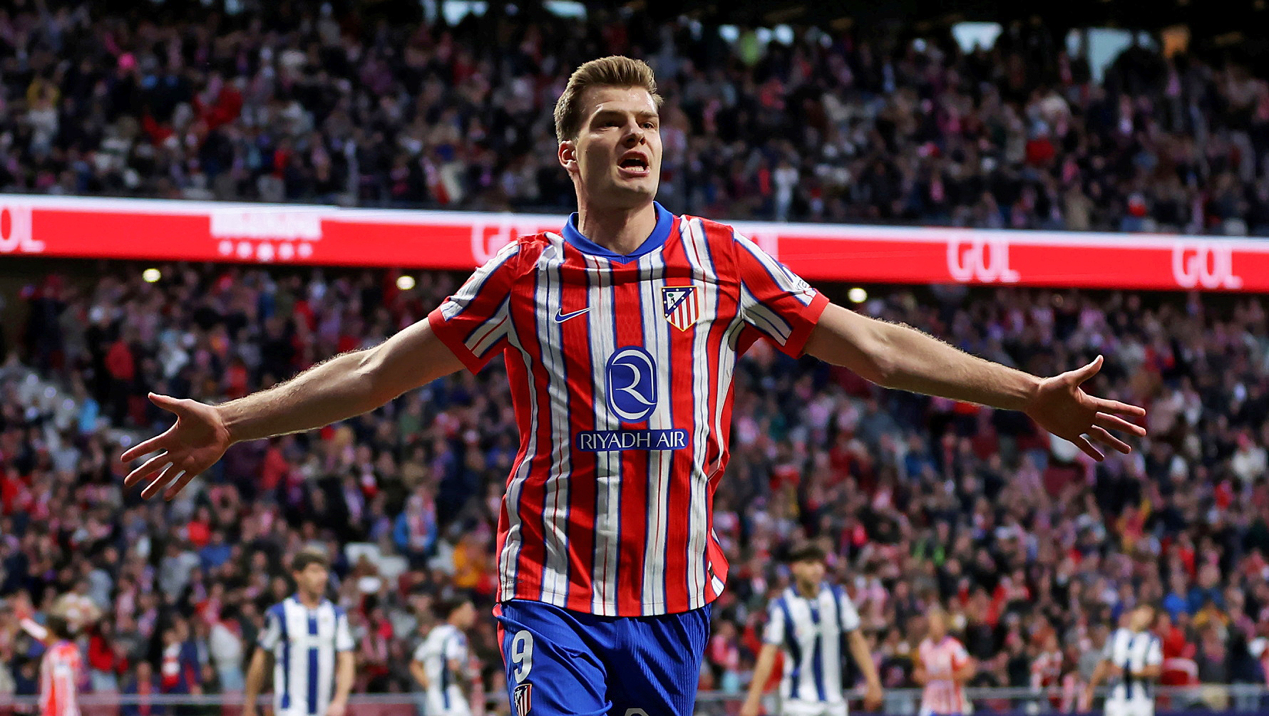 El noruego ha estado de dulce esta jornada, los cuatro primeros remates que tuvo los transformó en gol. Con su póker de dianas mandó un mensaje de que tiene el olfato goleador intacto. 