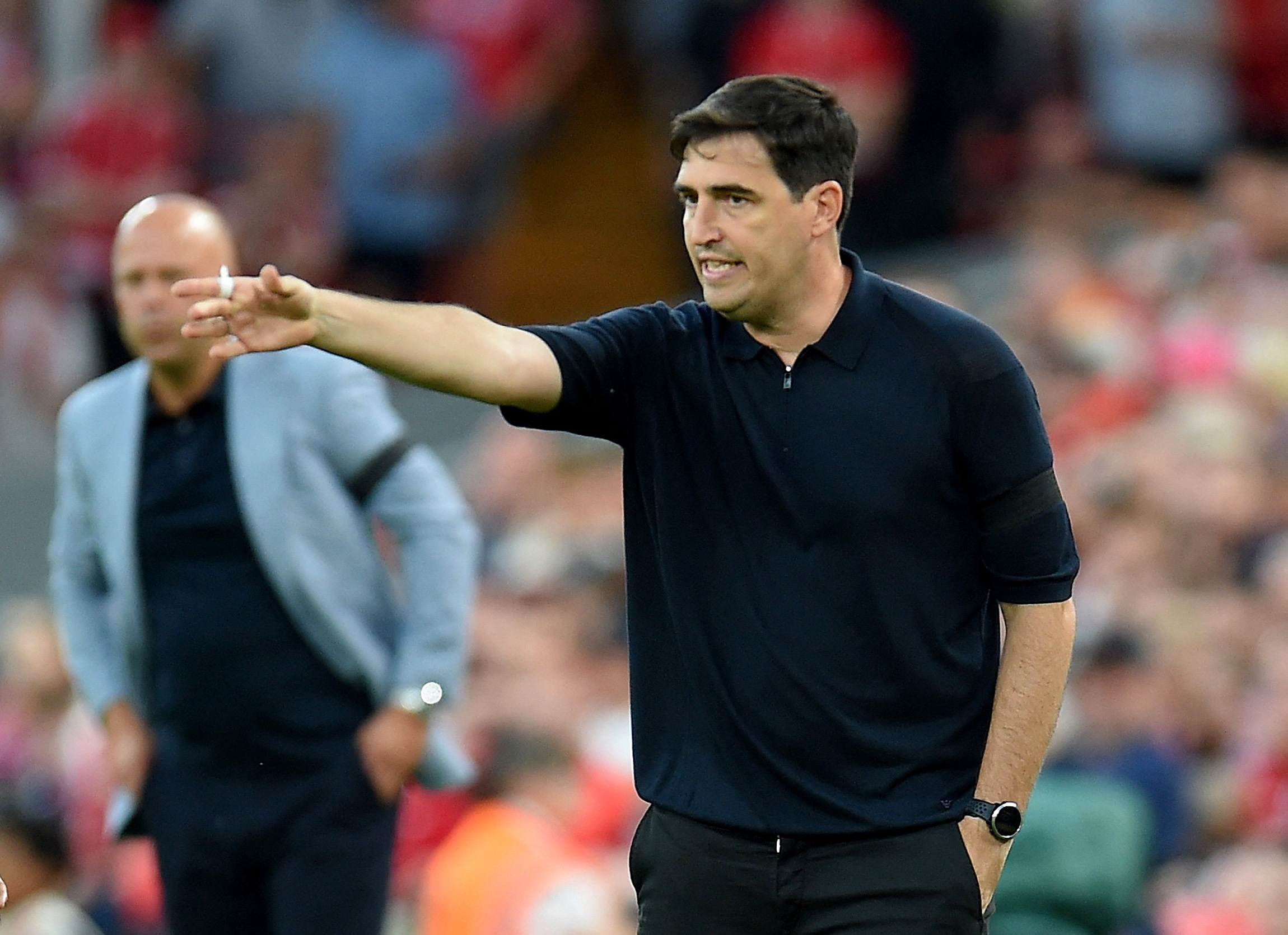 Iraola pide centrales