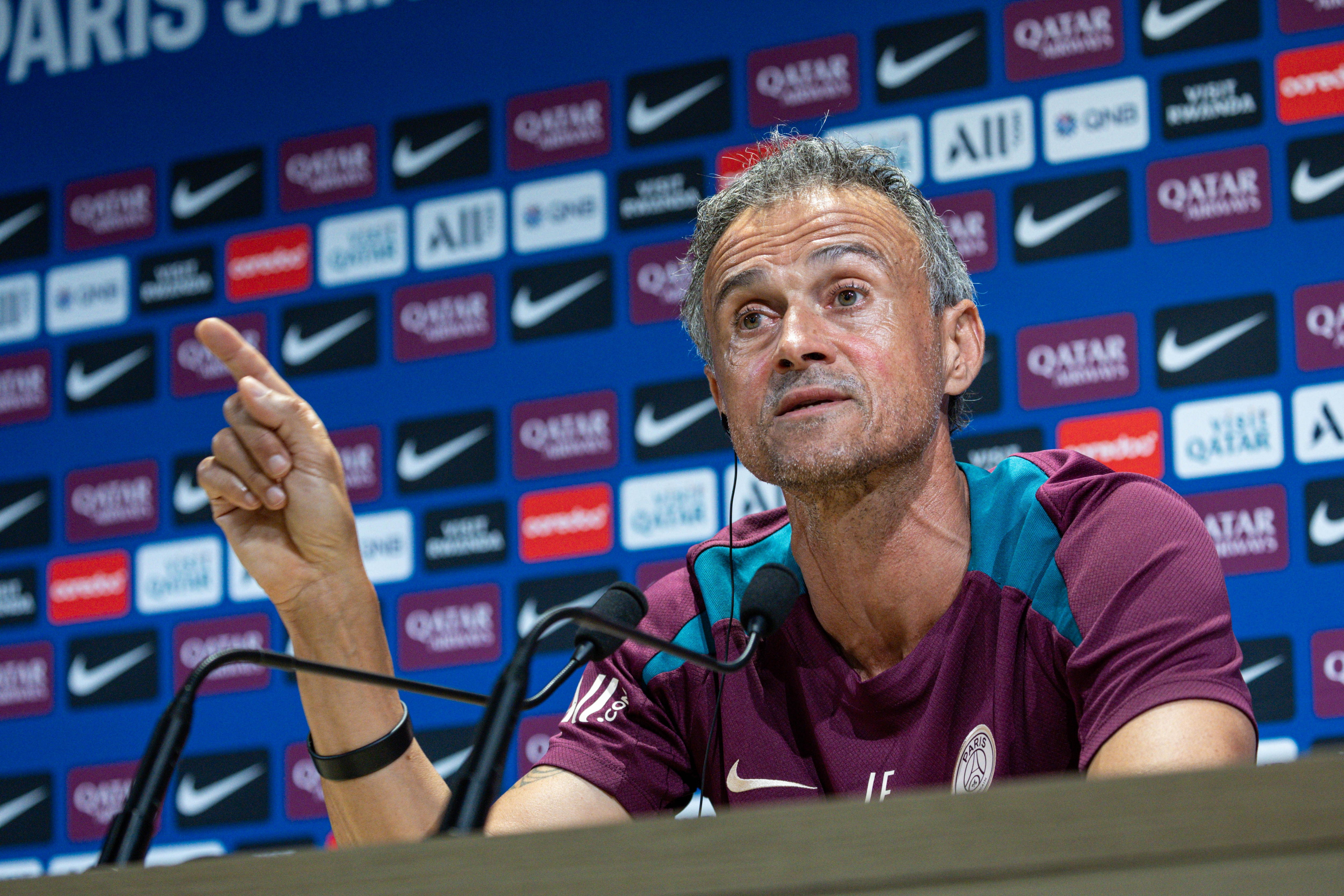 Poissy (France), 22/08/2024.- Paris Saint Germain's head coach Luis Enrique attends a press conference following the team's training session at the PSG Campus training center in Poissy, France, 22 August 2024. The team prepares for their Ligue 1 match against Montpellier on 23 August. (Francia) EFE/EPA/CHRISTOPHE PETIT TESSON
