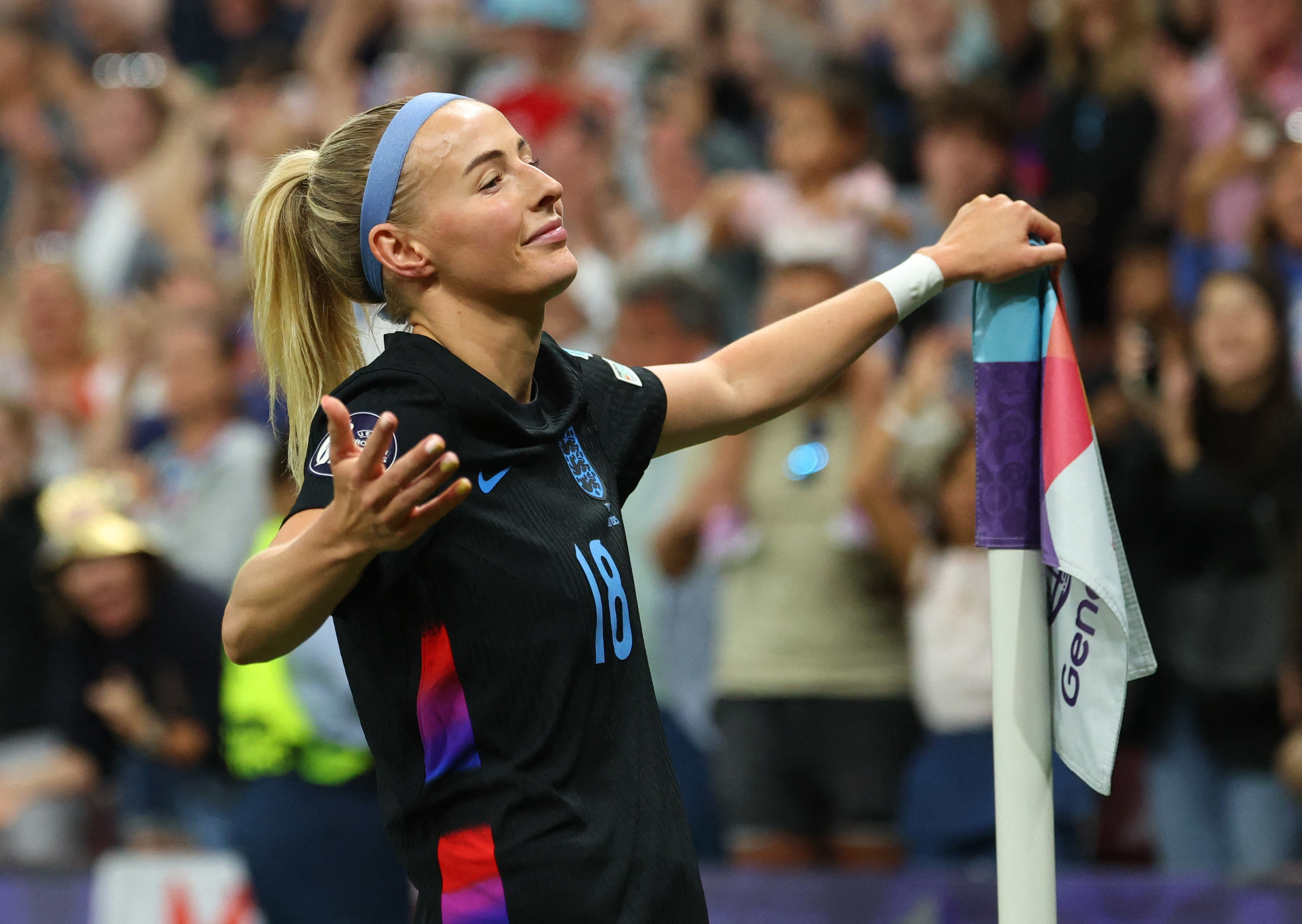 Soccer Football - UEFA Women's Euro 2025 - Semi Final - England v Italy - Stade de Geneve, Lancy, Switzerland - July 22, 2025 England's Chloe Kelly celebrates scoring their second goal REUTERS/Denis Balibouse