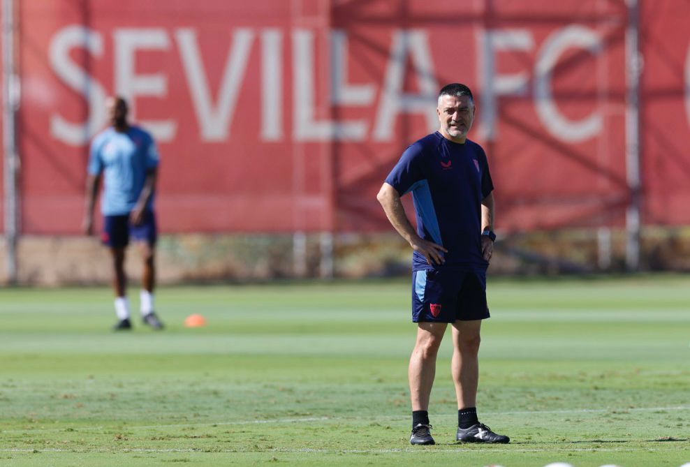 García Pimienta, en el entrenamiento del Sevilla.